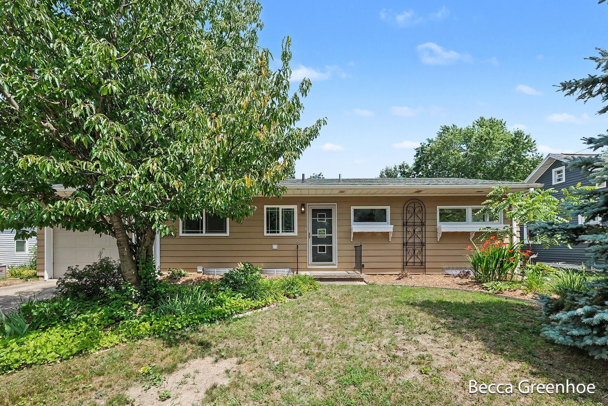 3840 Williamson Avenue NE Grand Rapids MI 49525