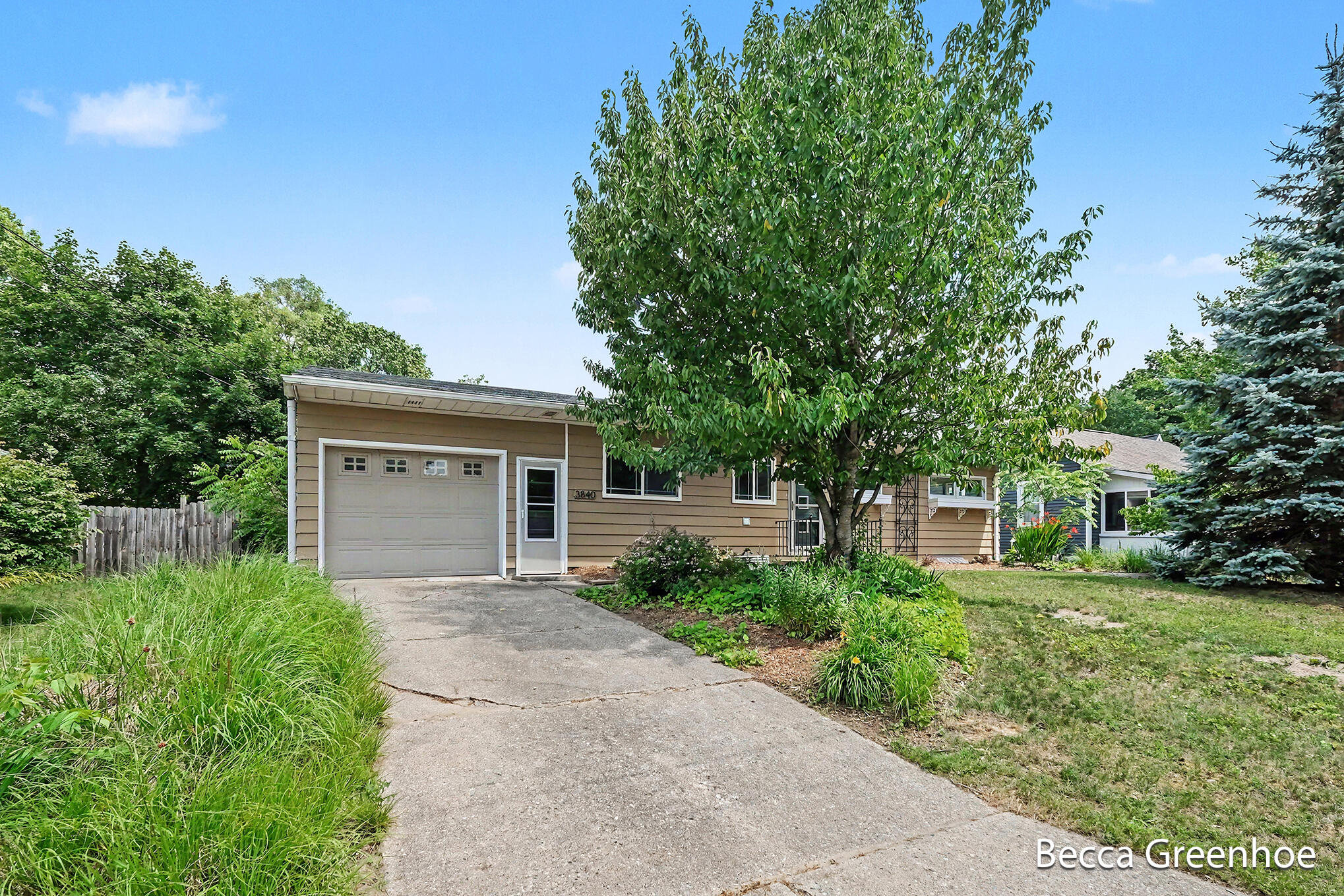 3840 Williamson Avenue NE Grand Rapids MI 49525