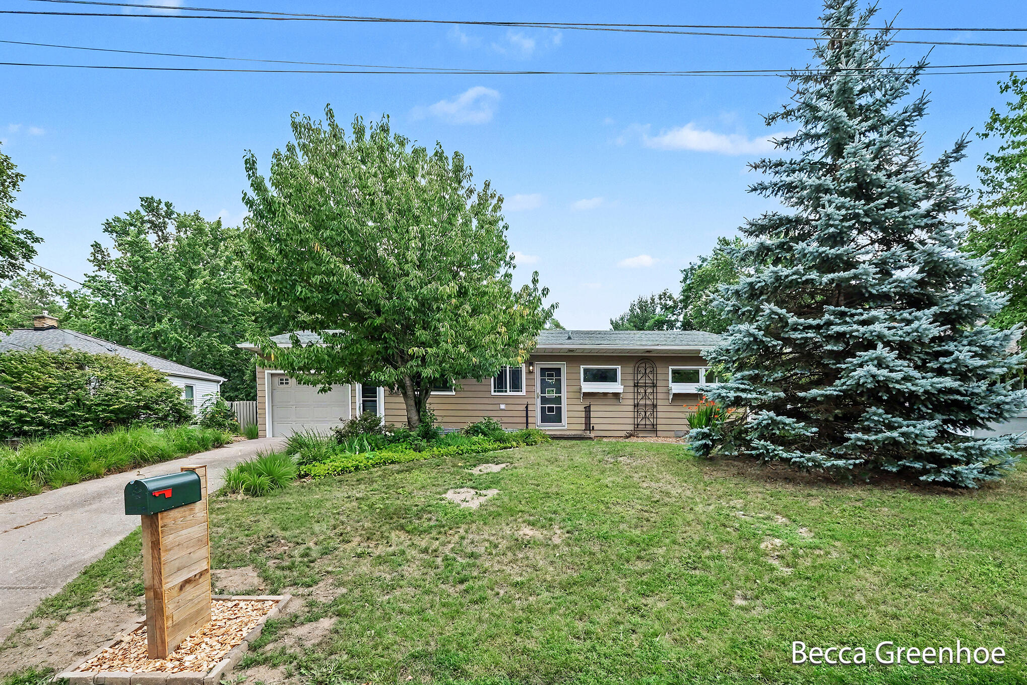 3840 Williamson Avenue NE Grand Rapids MI 49525