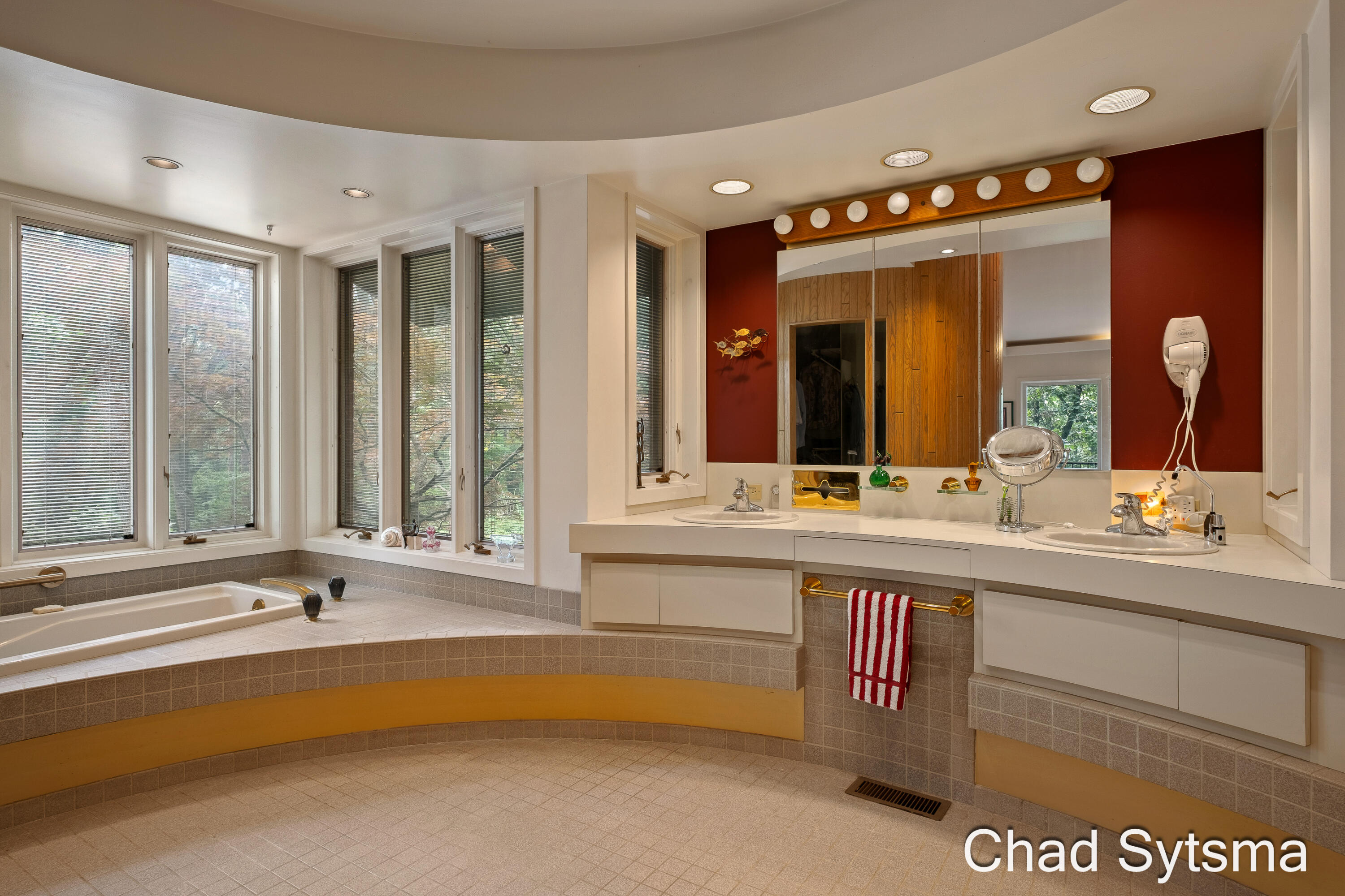 2620 Oak Ridge Trail NE Grand Rapids MI 49525