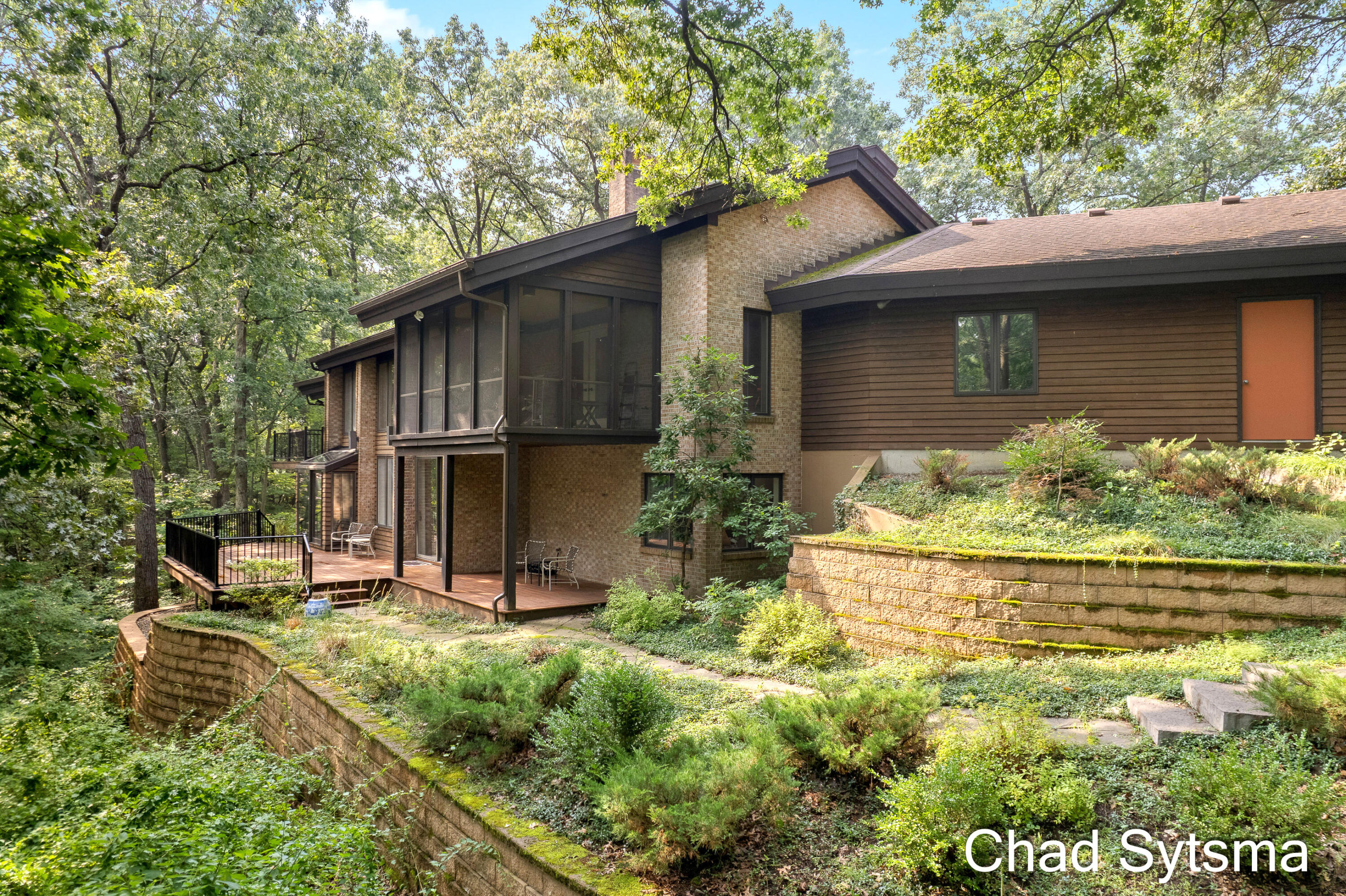 2620 Oak Ridge Trail NE Grand Rapids MI 49525