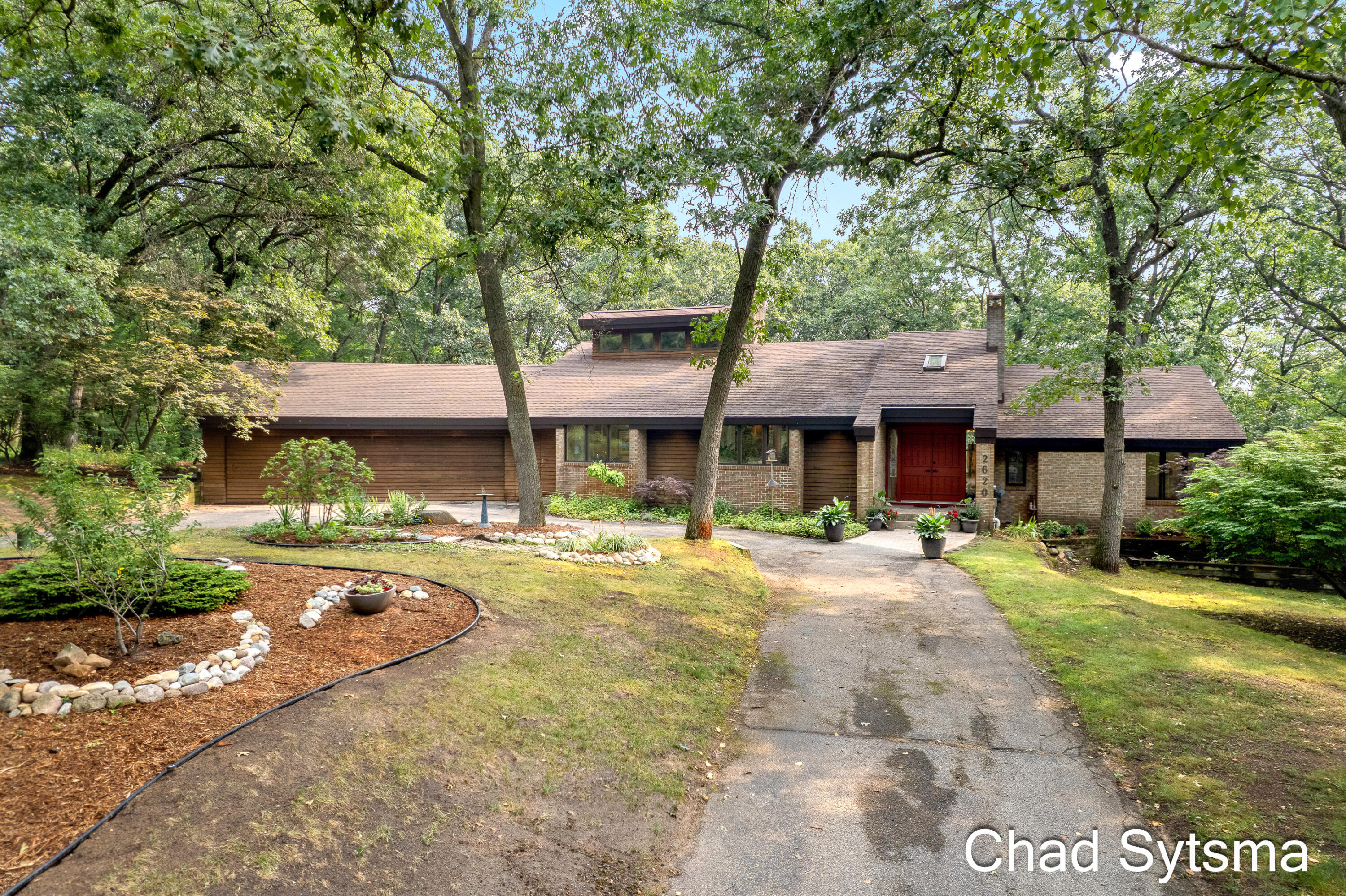 2620 Oak Ridge Trail NE Grand Rapids MI 49525