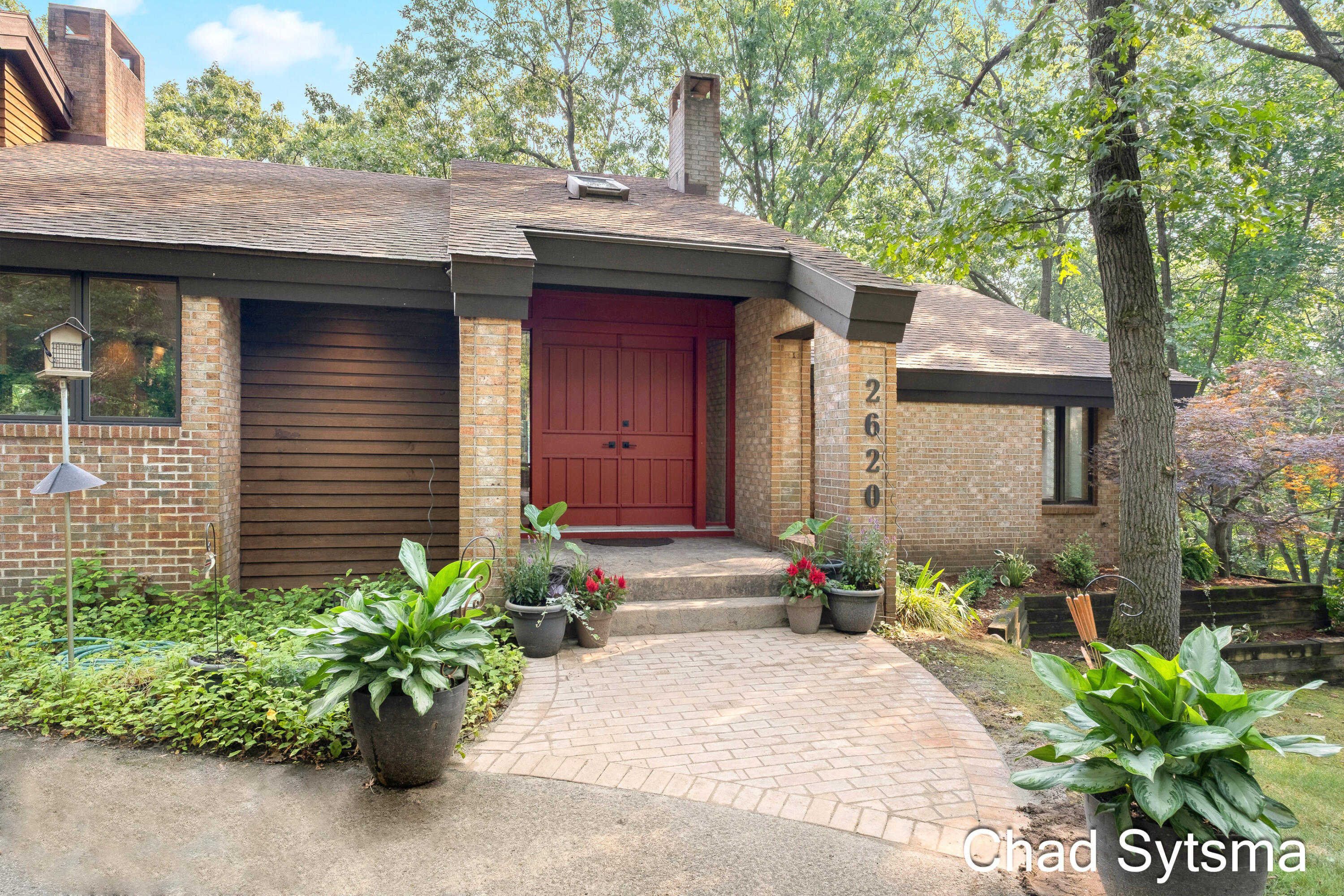 2620 Oak Ridge Trail NE Grand Rapids MI 49525