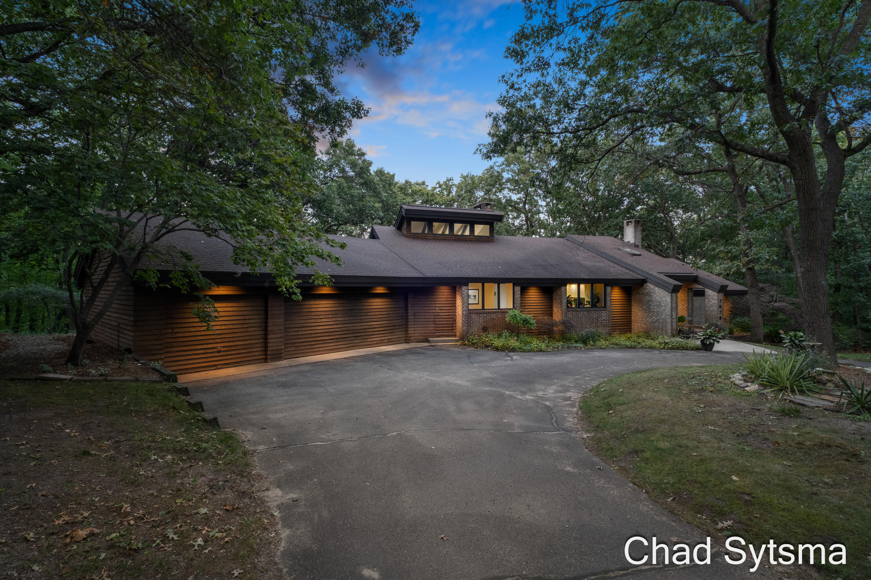 2620 Oak Ridge Trail NE Grand Rapids MI 49525