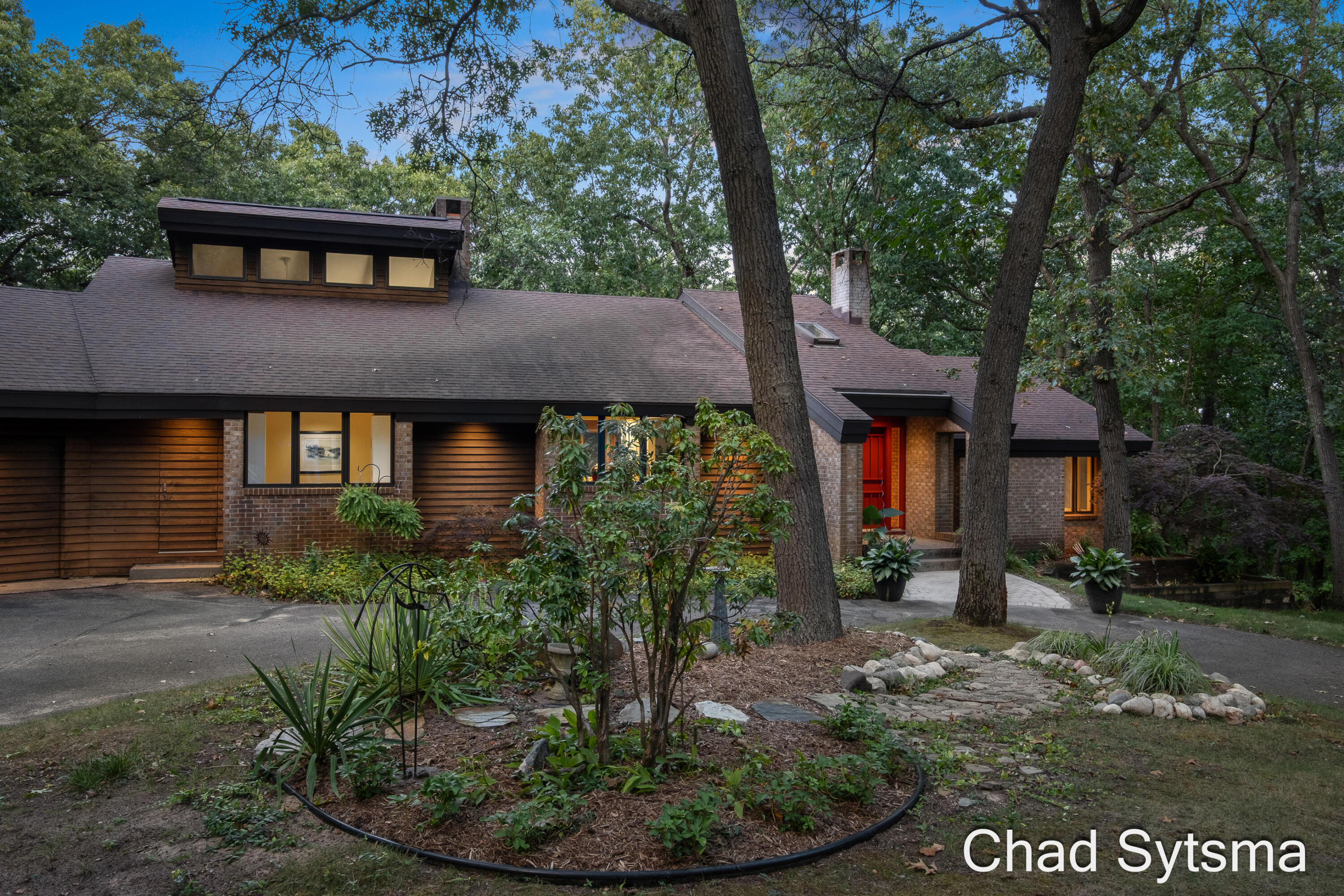 2620 Oak Ridge Trail NE Grand Rapids MI 49525