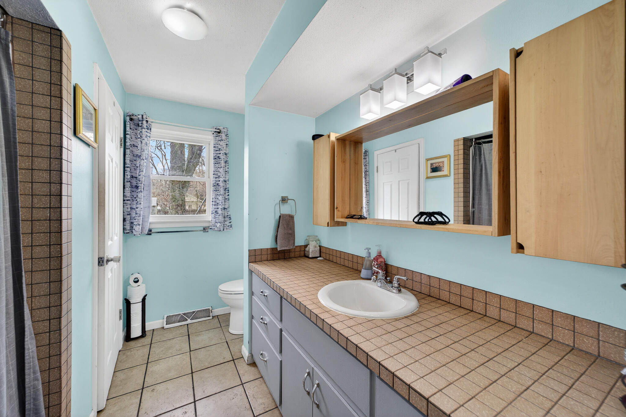 1277 Francis Avenue Muskegon MI 49442