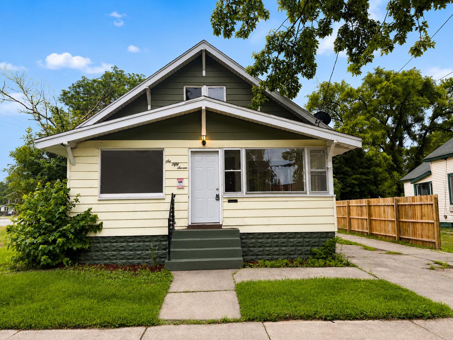 657 Allen Avenue Muskegon MI 49442