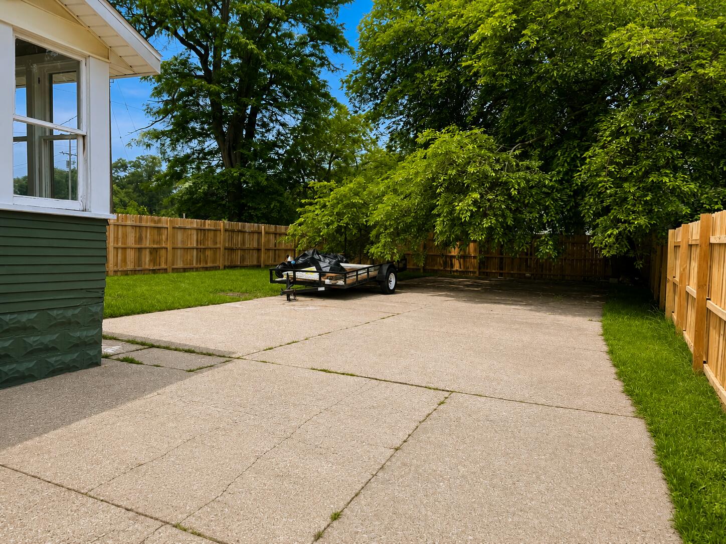 657 Allen Avenue Muskegon MI 49442