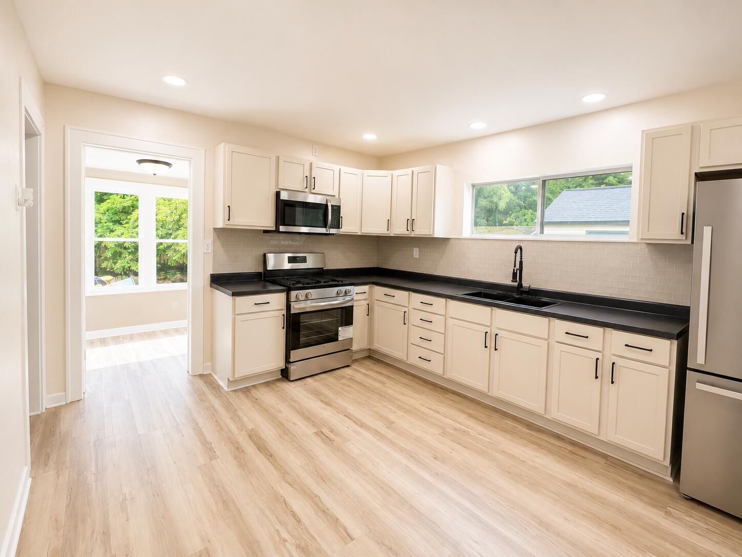 657 Allen Avenue Muskegon MI 49442
