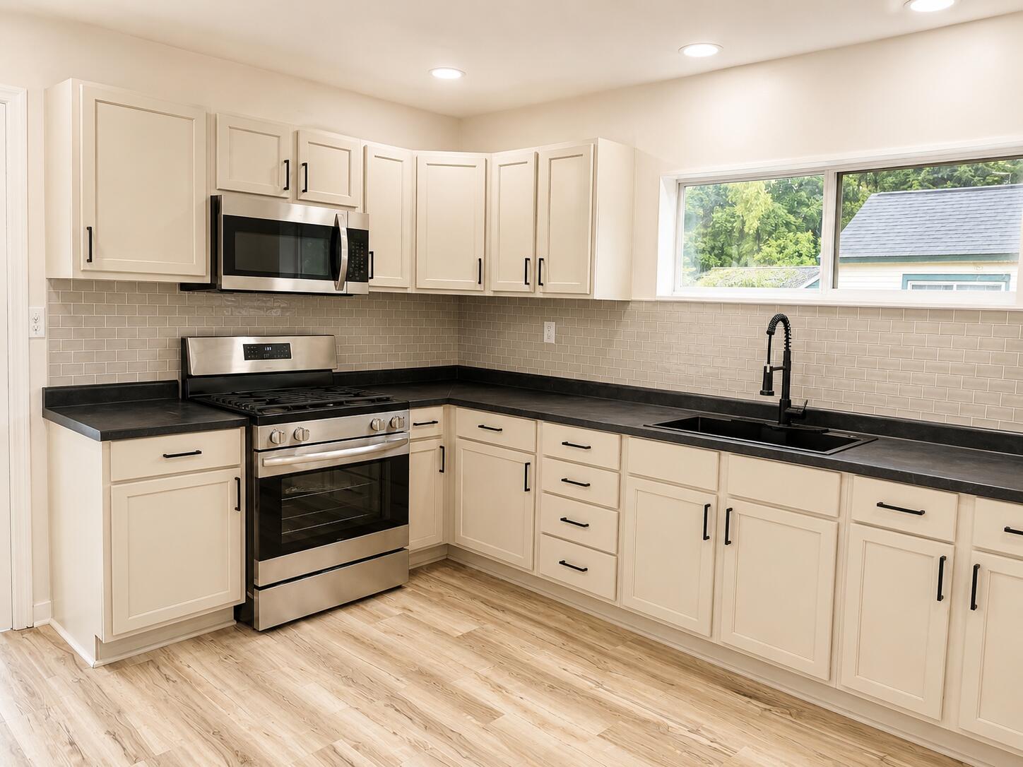657 Allen Avenue Muskegon MI 49442