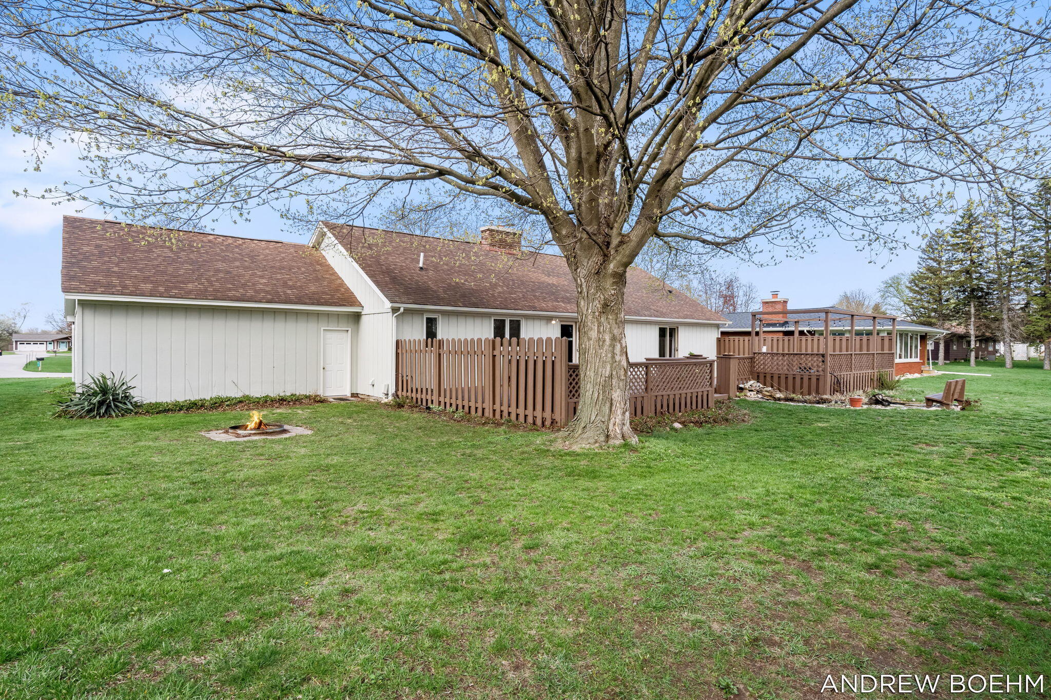8732 Fairview Lane Zeeland MI 49464