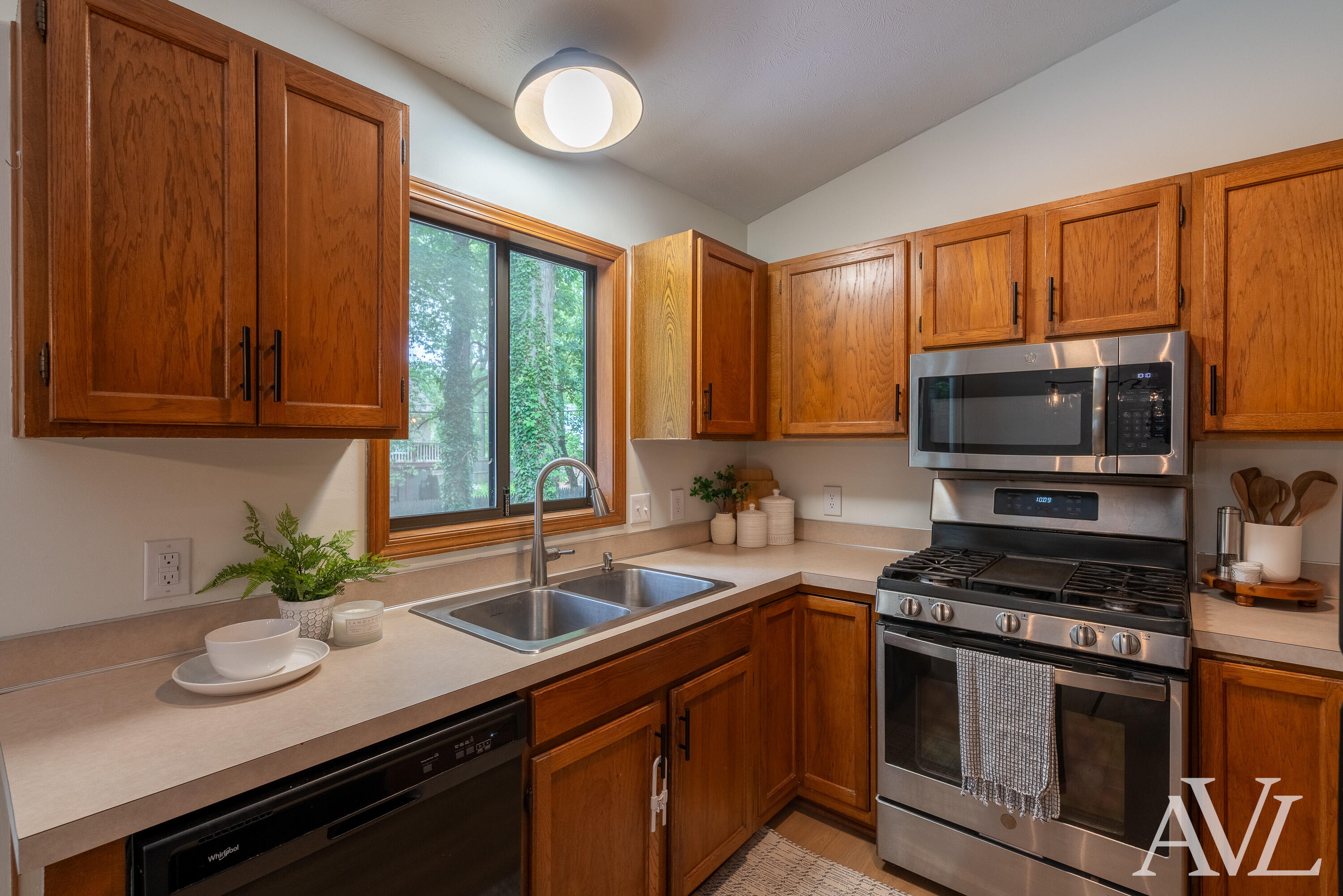 1344 Gladstone Drive SE Grand Rapids MI 49506