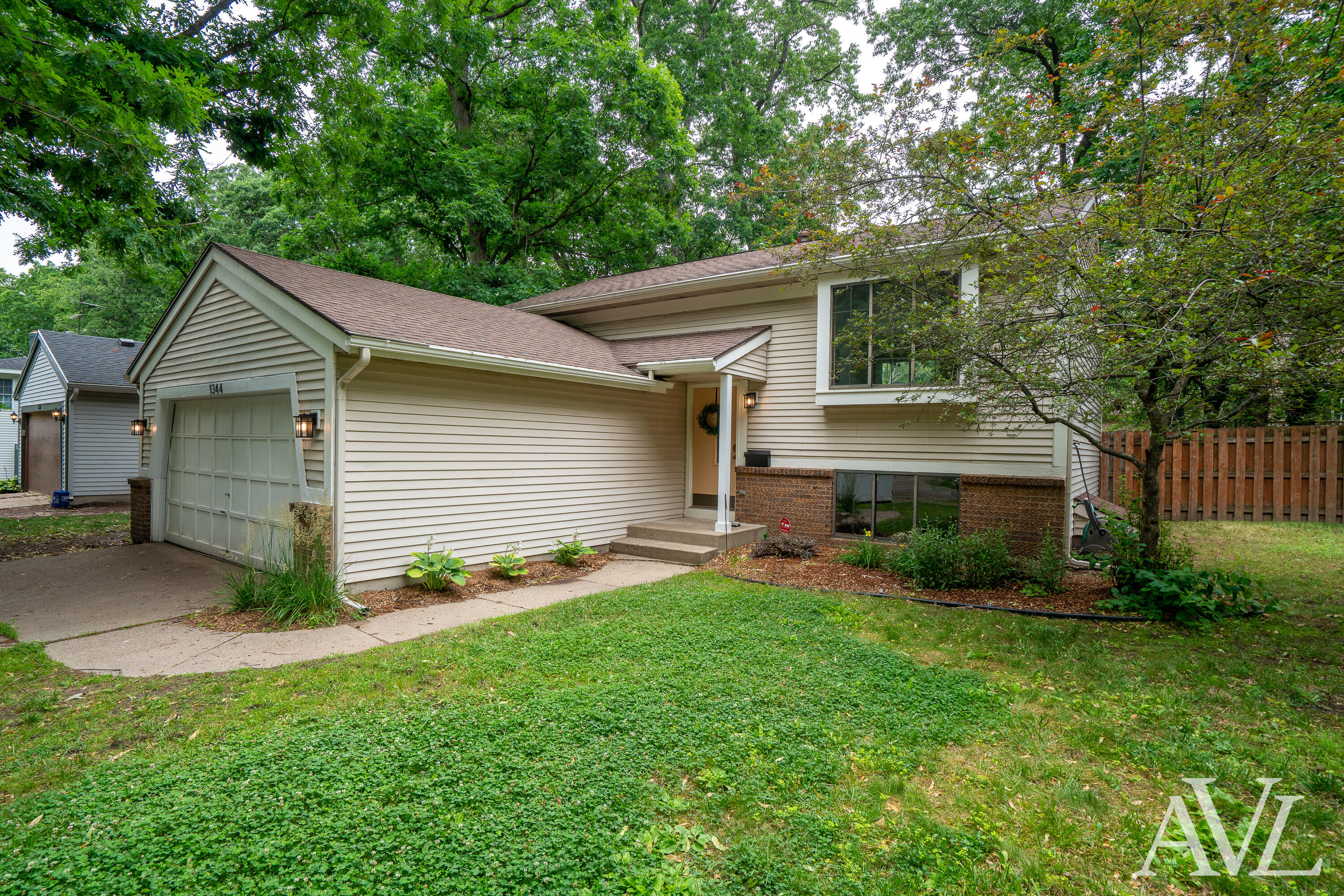 1344 Gladstone Drive SE Grand Rapids MI 49506