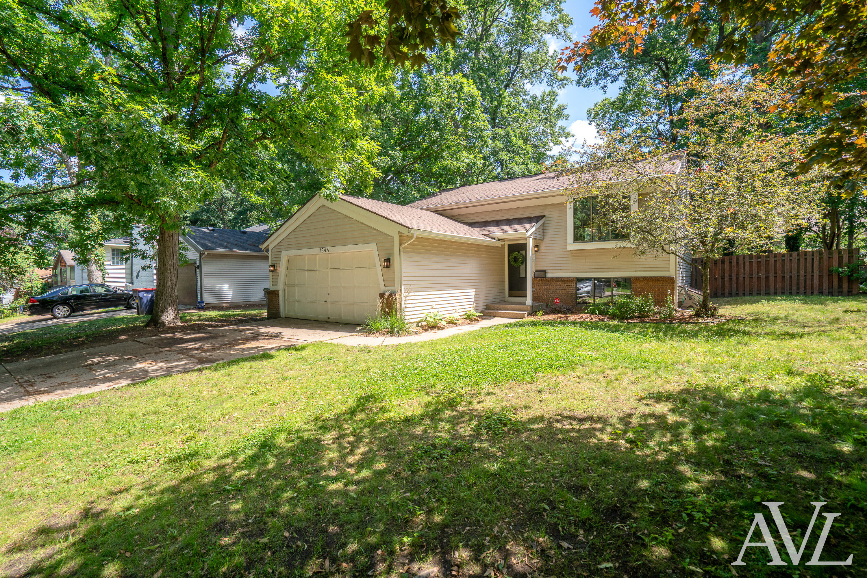 1344 Gladstone Drive SE Grand Rapids MI 49506