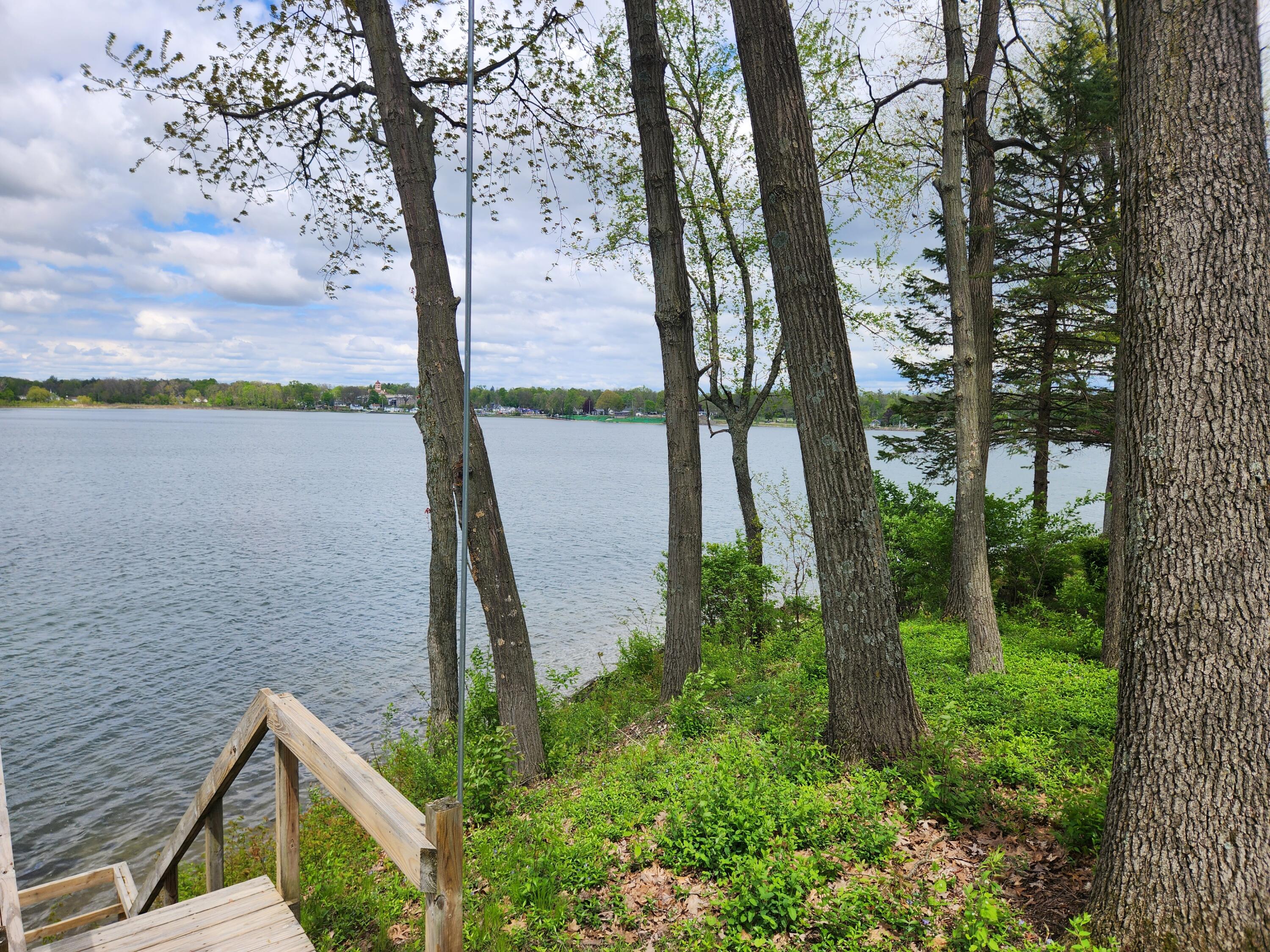 308 Lake Shore Drive Cassopolis MI 49031