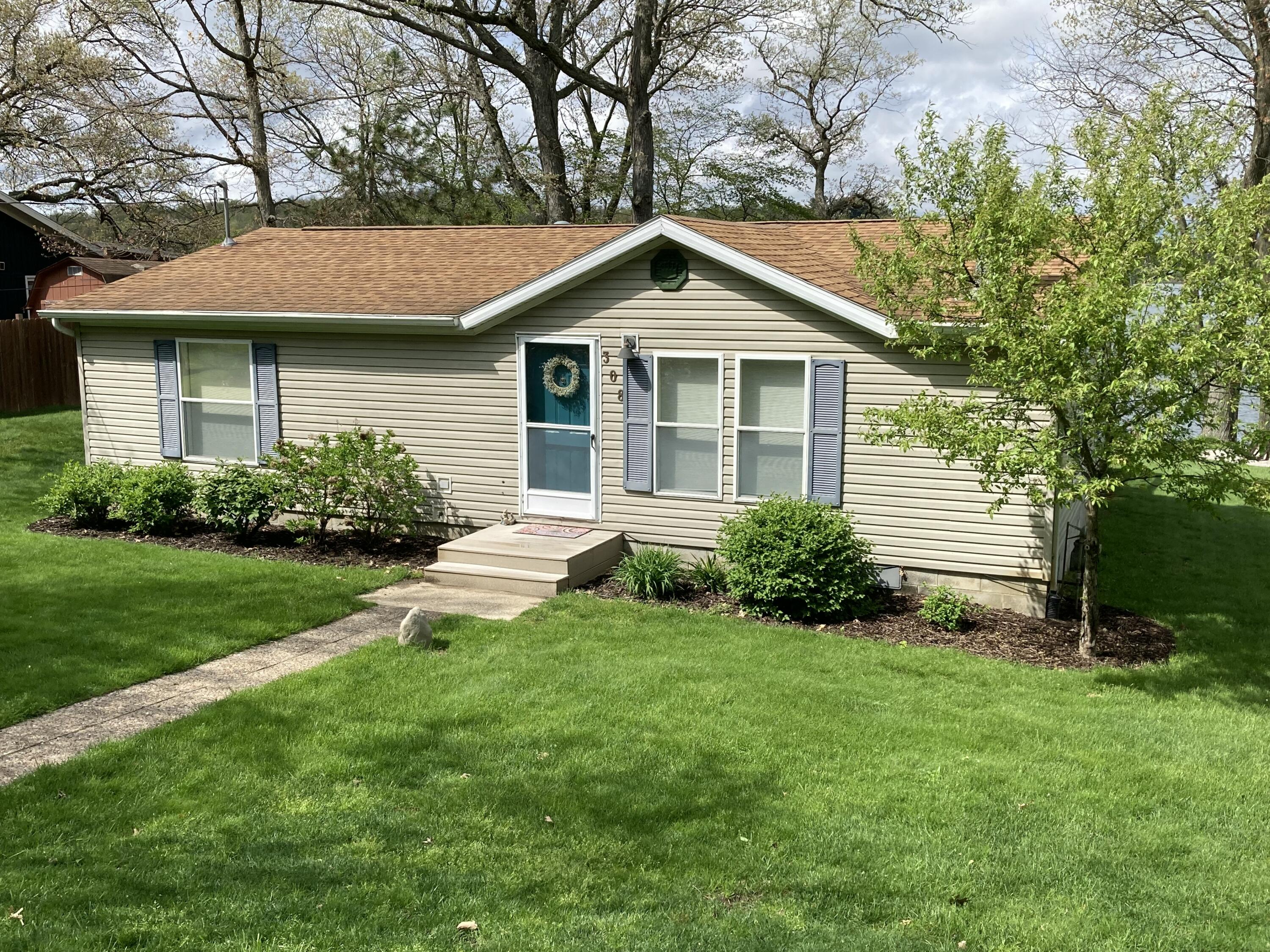 308 Lake Shore Drive Cassopolis MI 49031