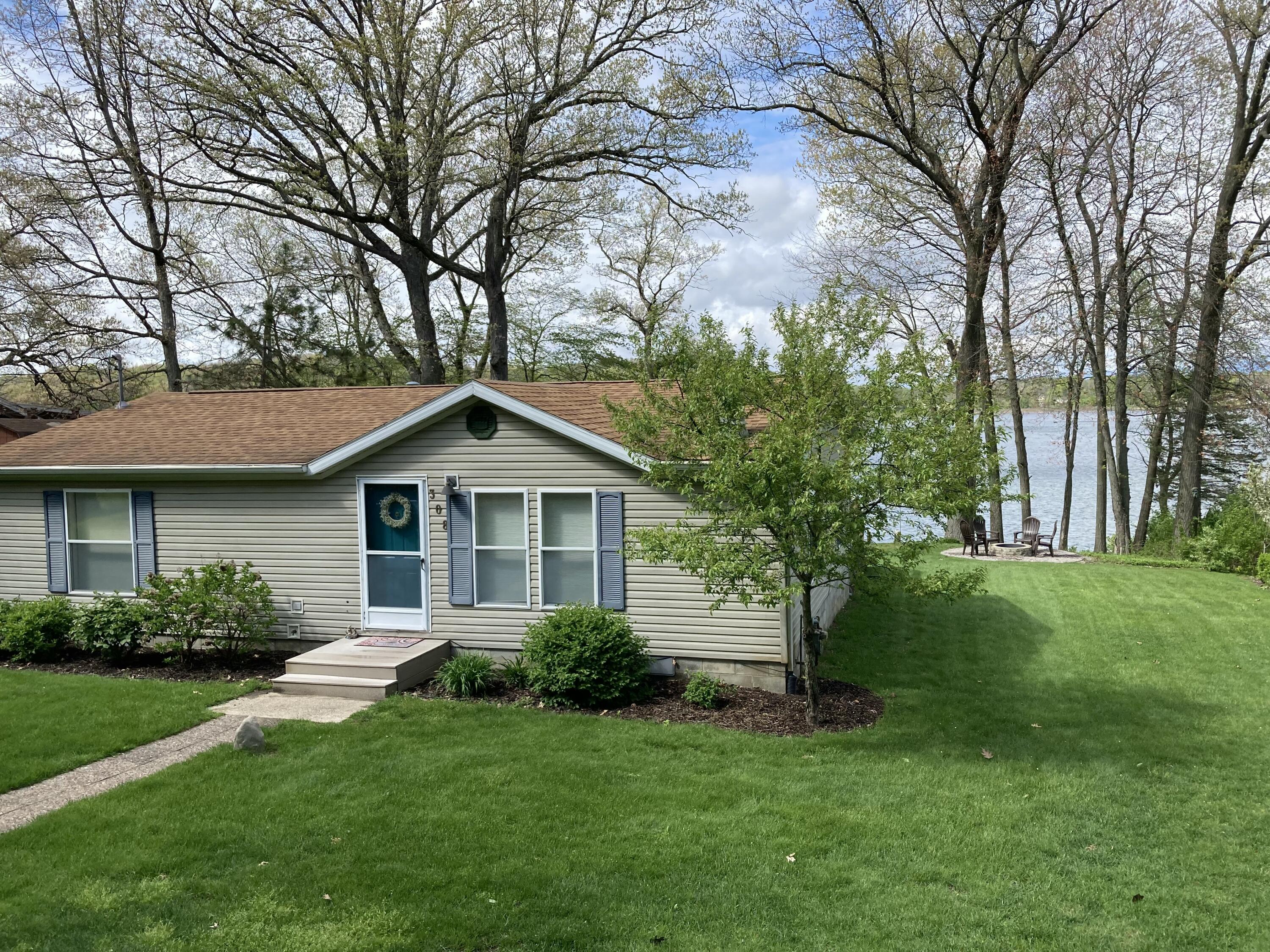 308 Lake Shore Drive Cassopolis MI 49031