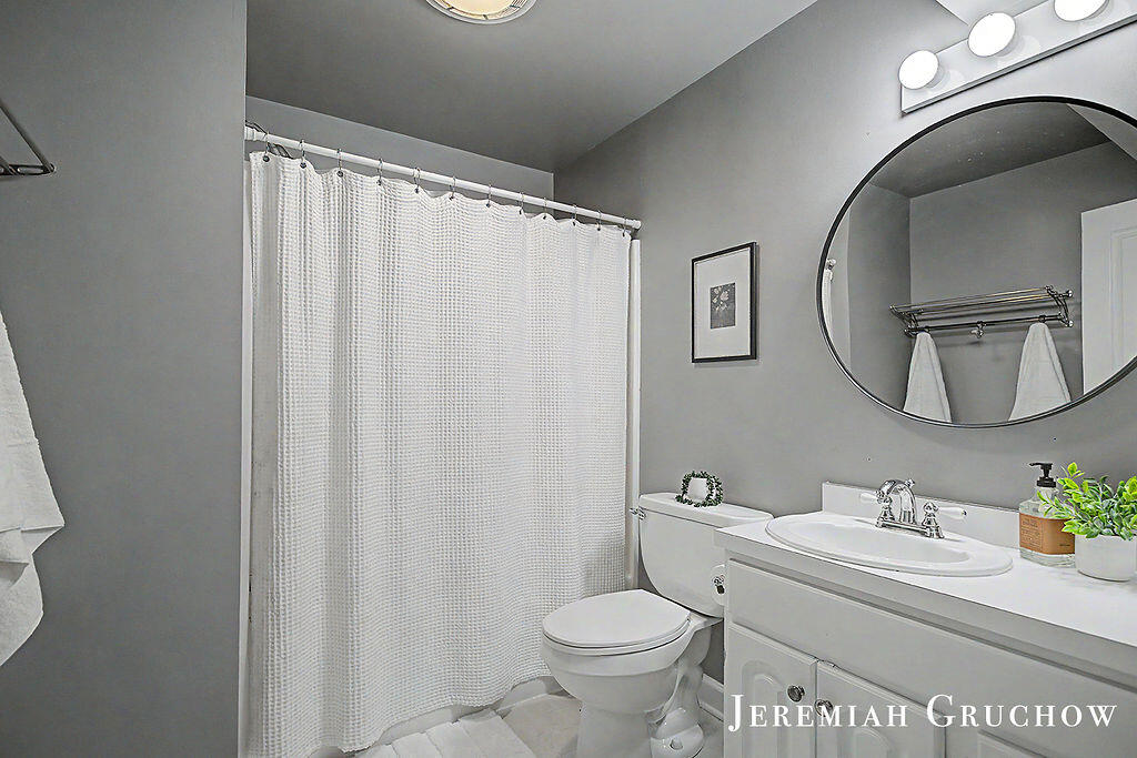 3333 Falcon Bluff Court NE Grand Rapids MI 49525