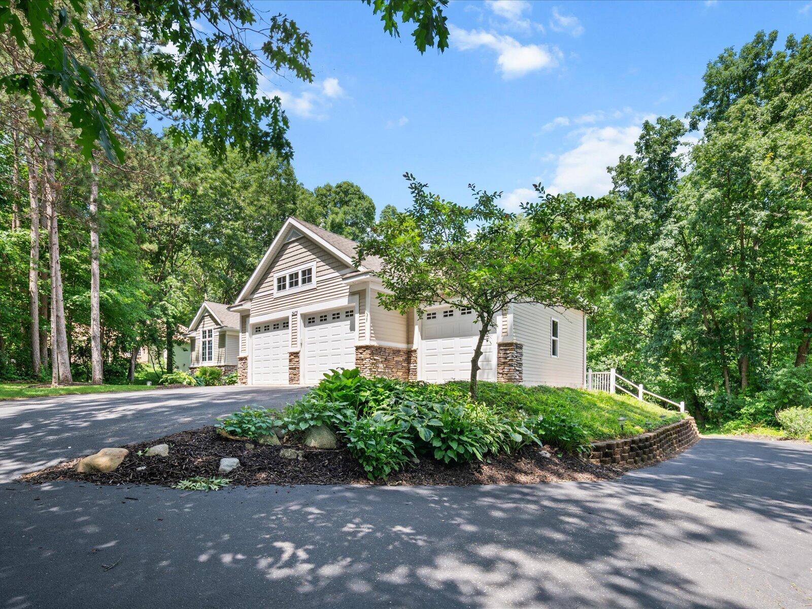 3475 Trail West Drive NE Grand Rapids MI 49525