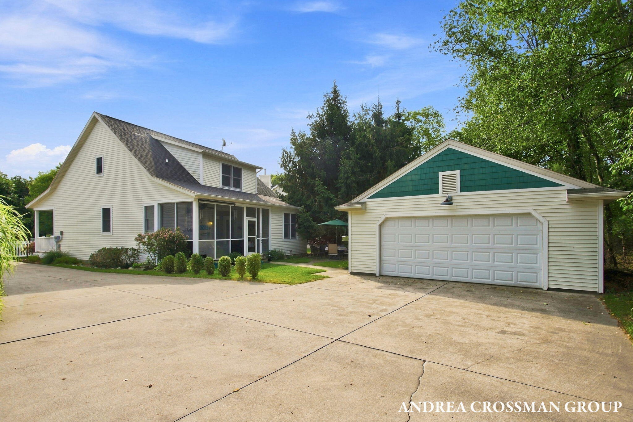 459 Summer Grove Drive Douglas MI 49406