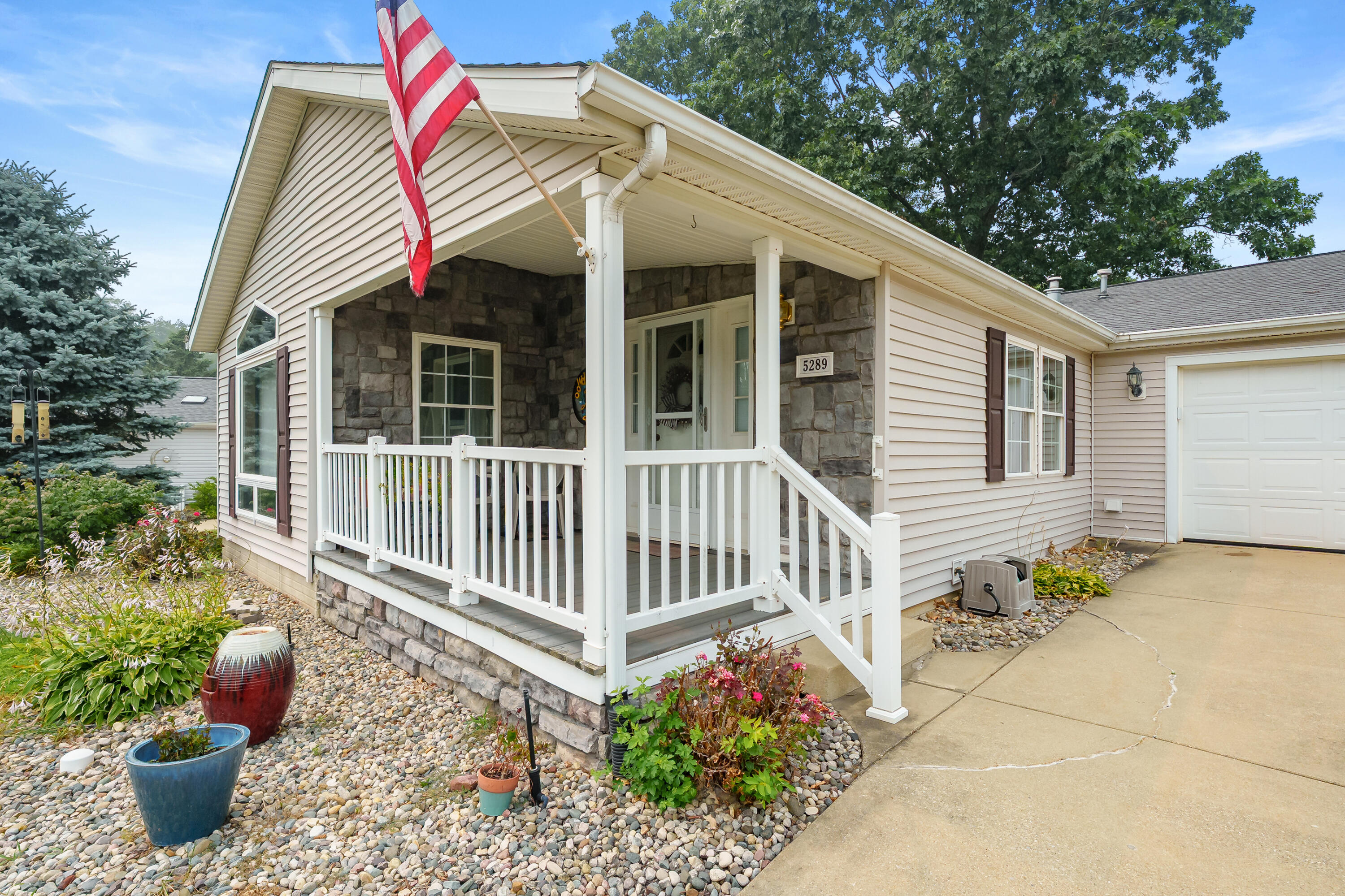 5289 Pine Arbor Ridge Kalamazoo MI 49004