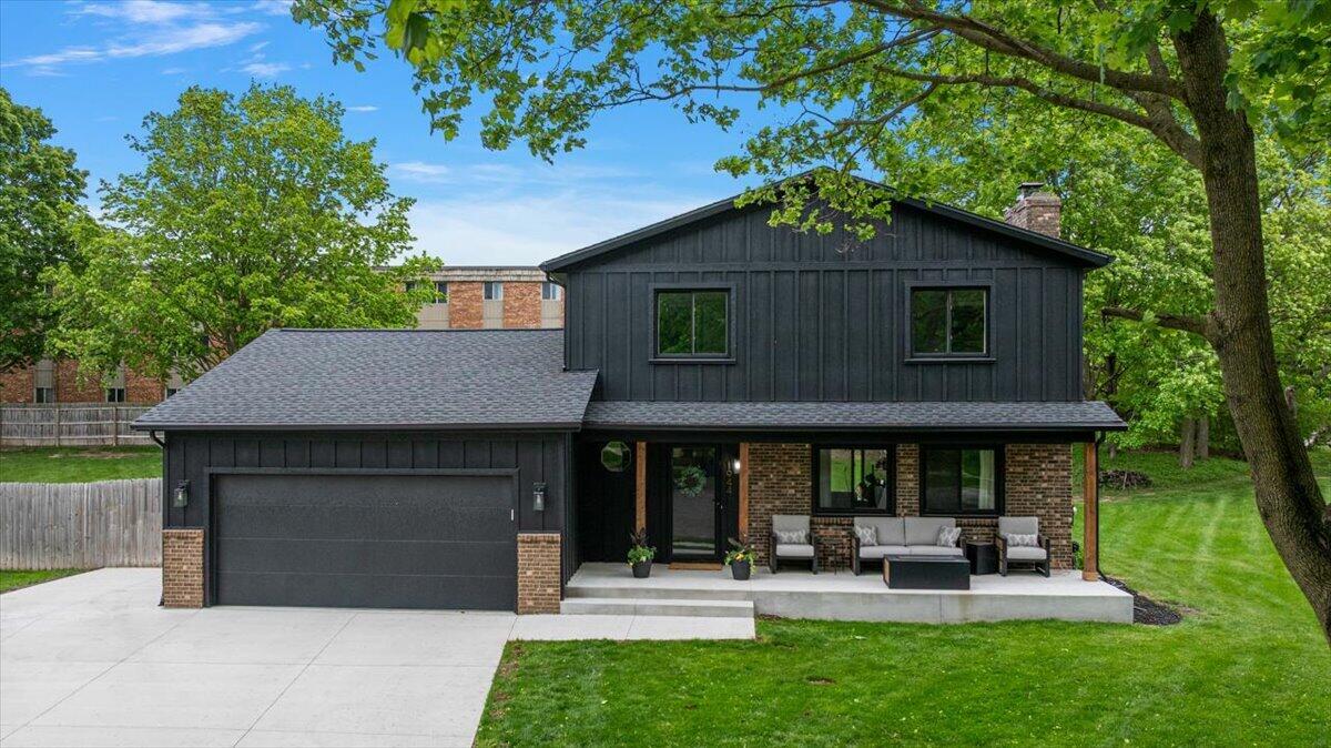 1944 Lenawee Road SE Grand Rapids MI 49506