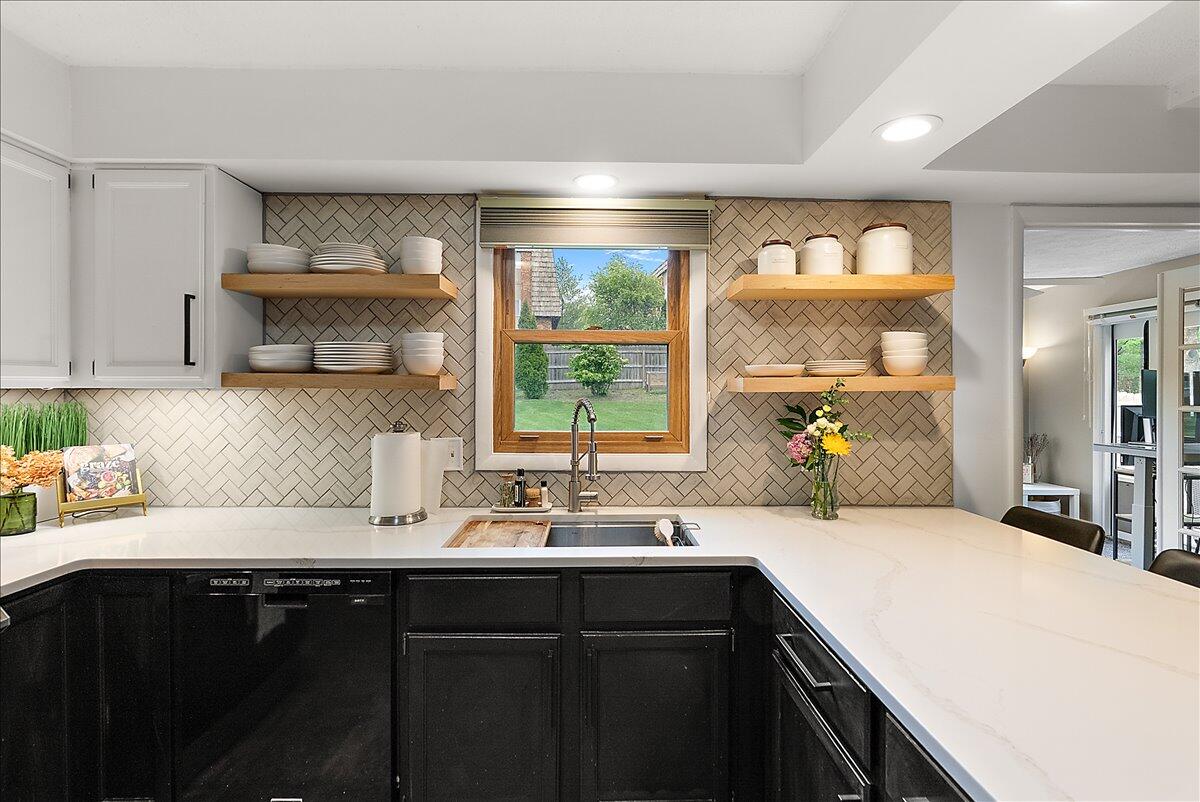 1944 Lenawee Road SE Grand Rapids MI 49506