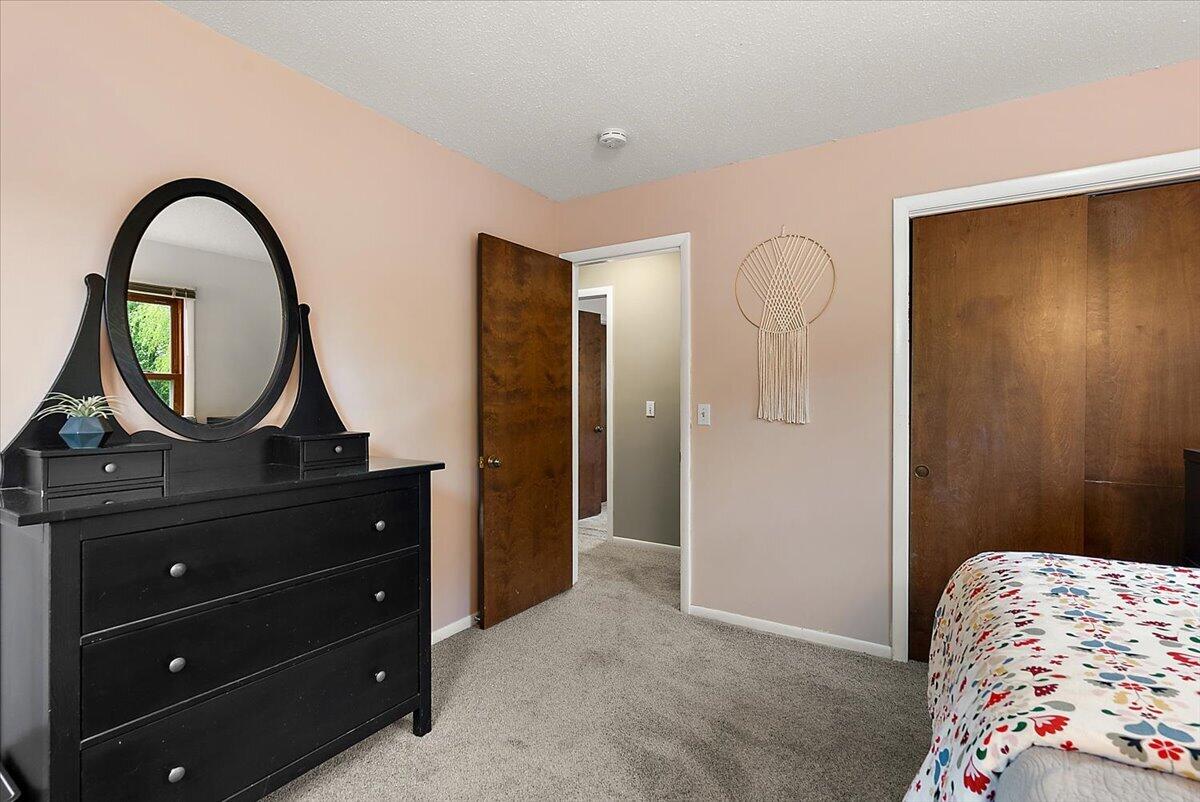 1944 Lenawee Road SE Grand Rapids MI 49506