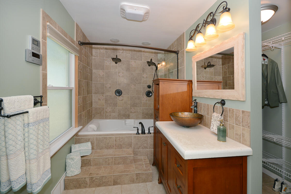 3503 Iroquois Trail Kalamazoo MI 49006