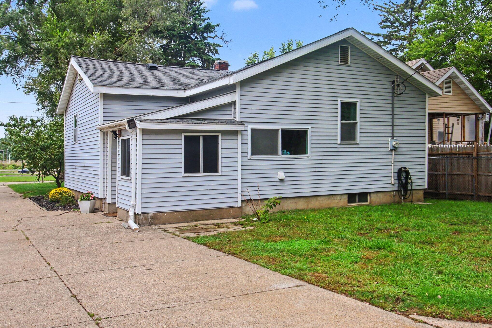 163 Highland Avenue Holland MI 49423