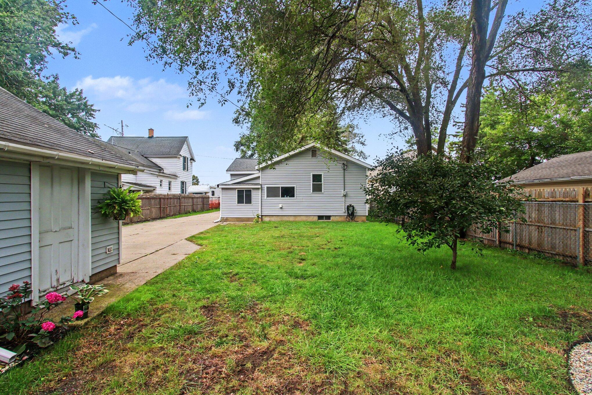 163 Highland Avenue Holland MI 49423