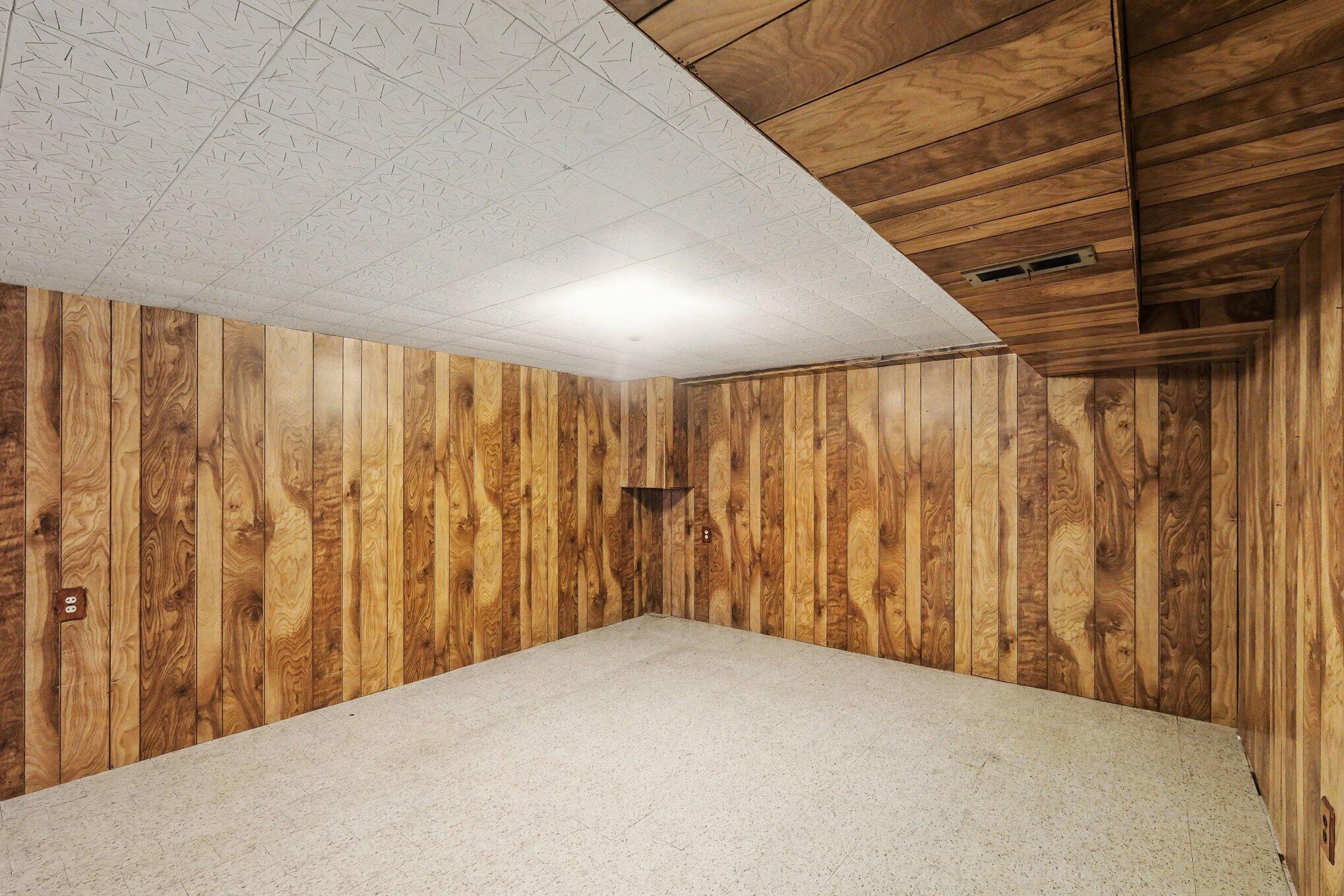 2182 Daylor Drive NE Grand Rapids MI 49525