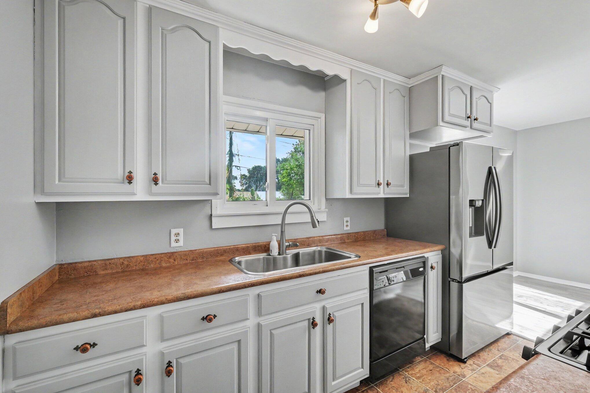 2182 Daylor Drive NE Grand Rapids MI 49525