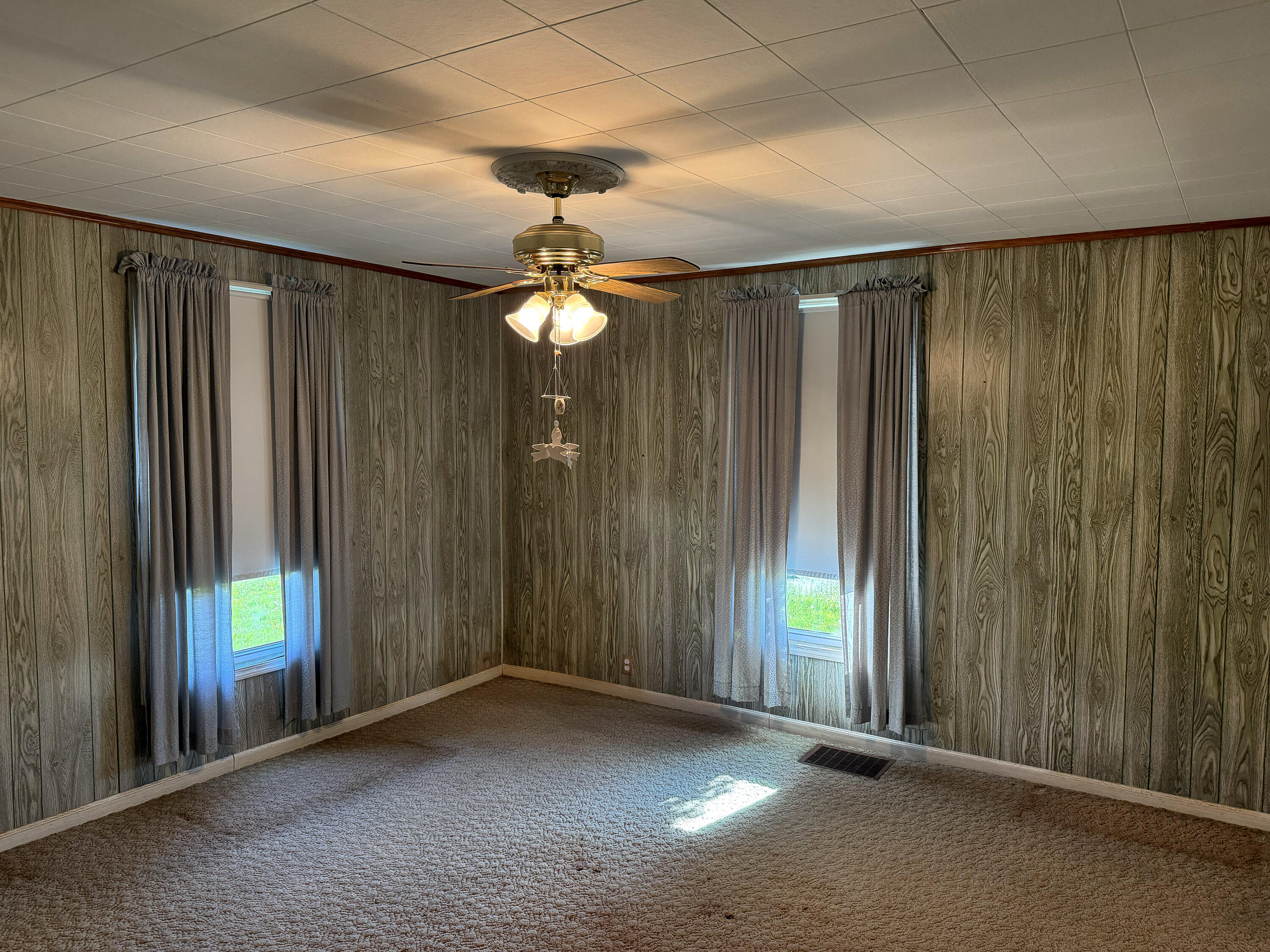 4659 Hendershot Avenue NW Grand Rapids MI 49544
