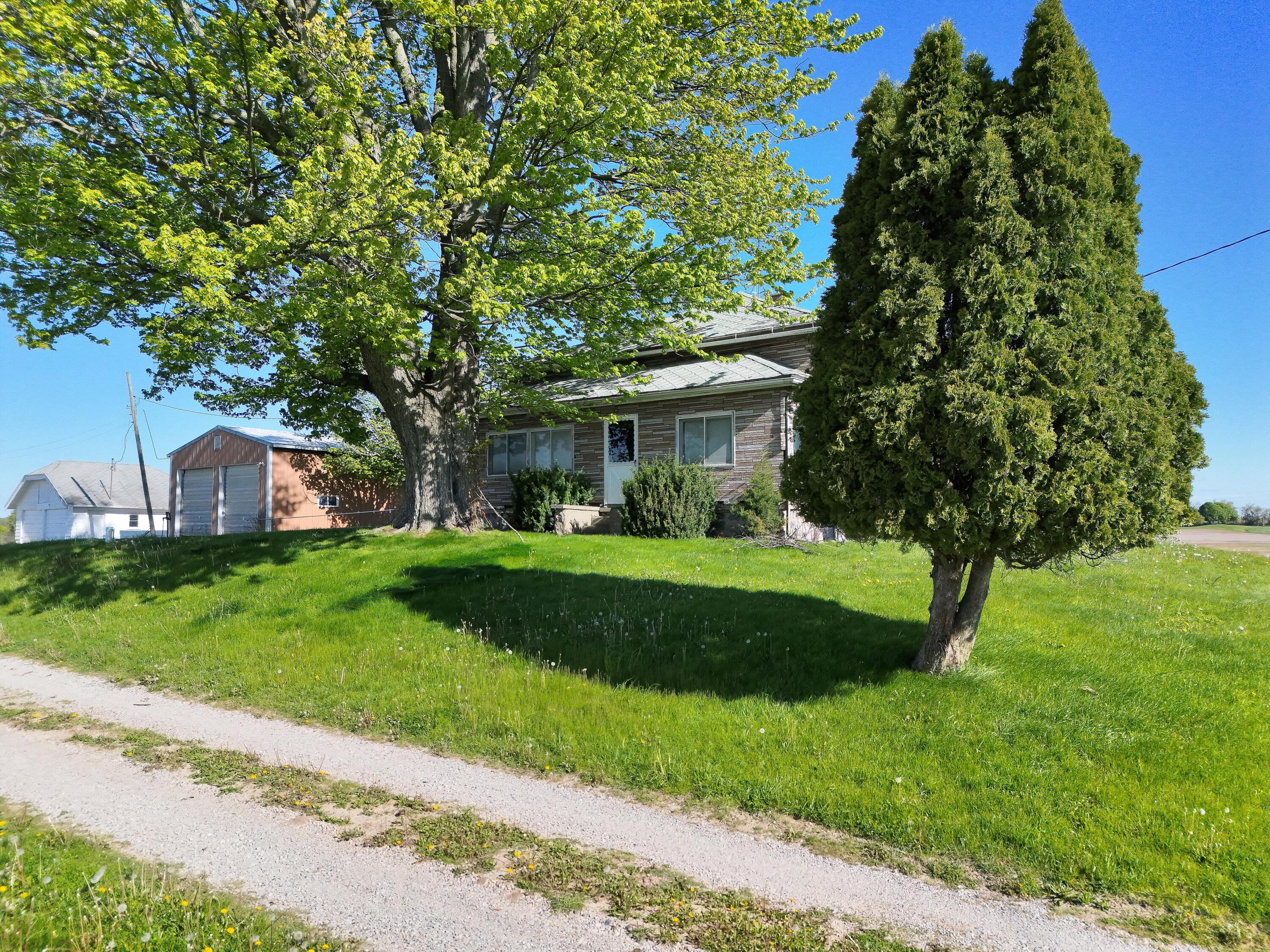 4659 Hendershot Avenue NW Grand Rapids MI 49544