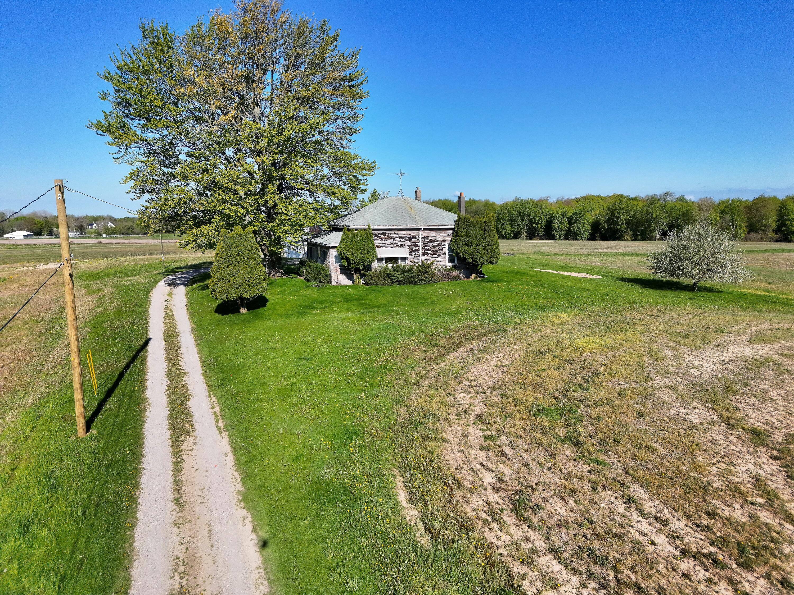 4659 Hendershot Avenue NW Grand Rapids MI 49544
