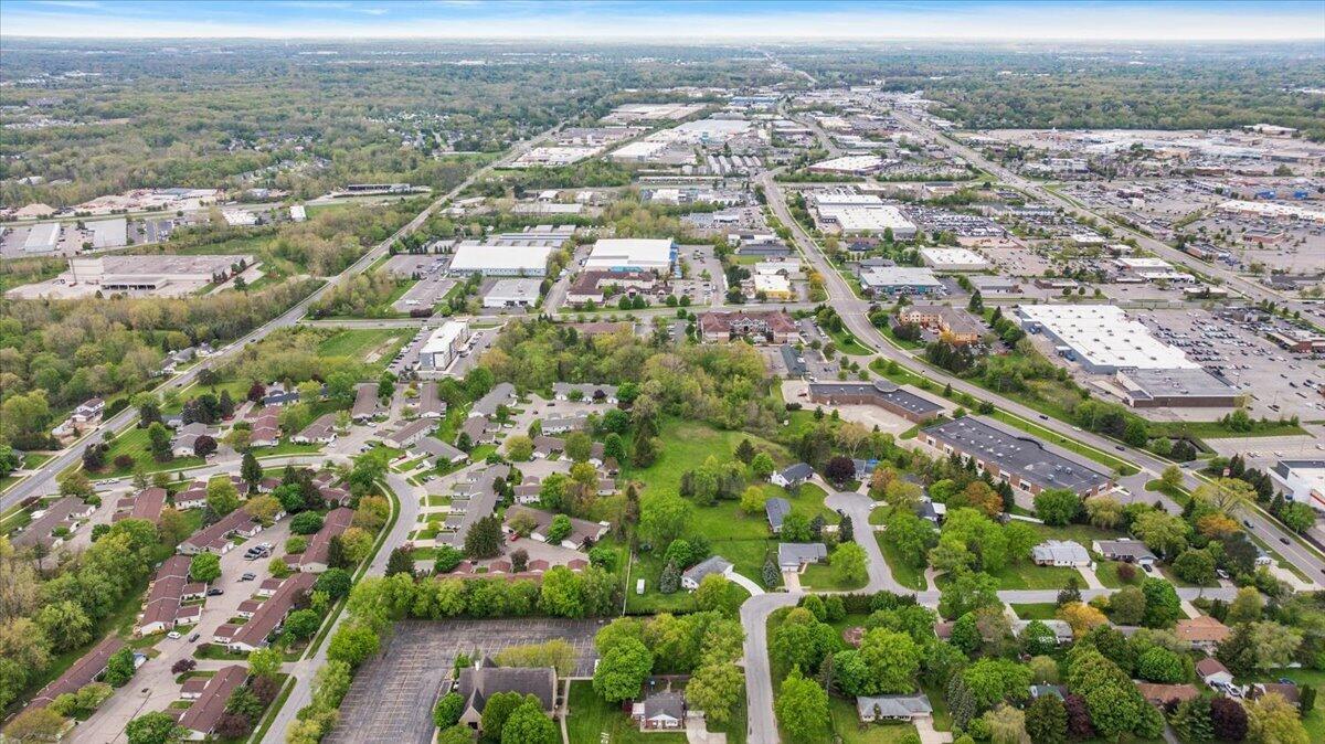 3035 E Paris Avenue SE Grand Rapids MI 49512