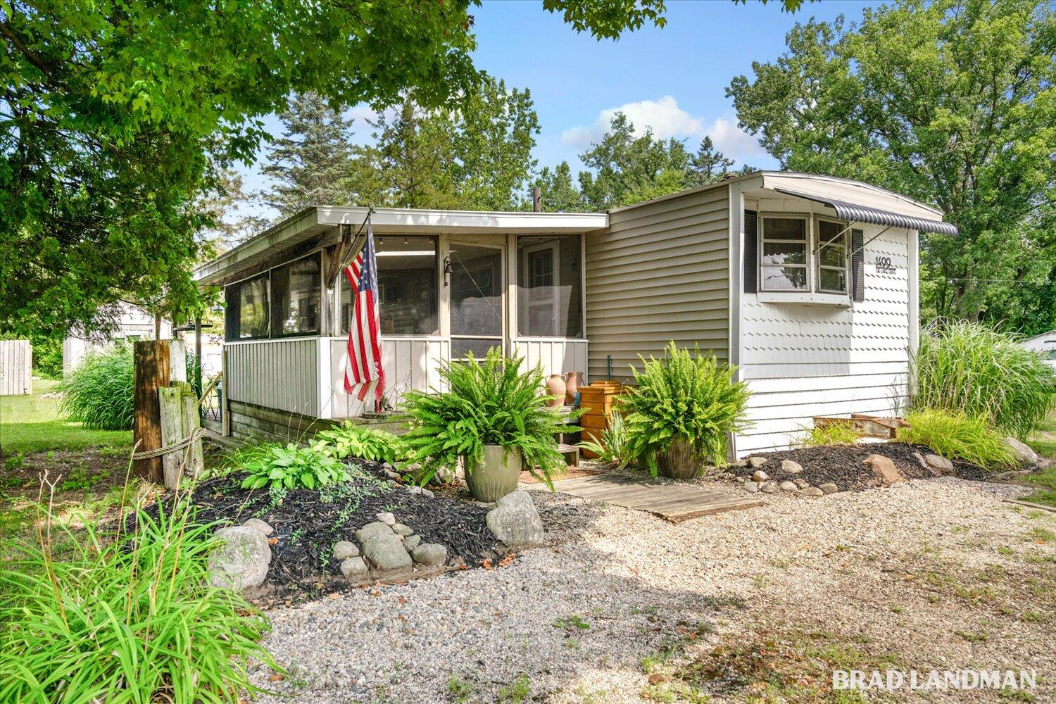 1499 Big Lake Drive Hopkins MI 49328