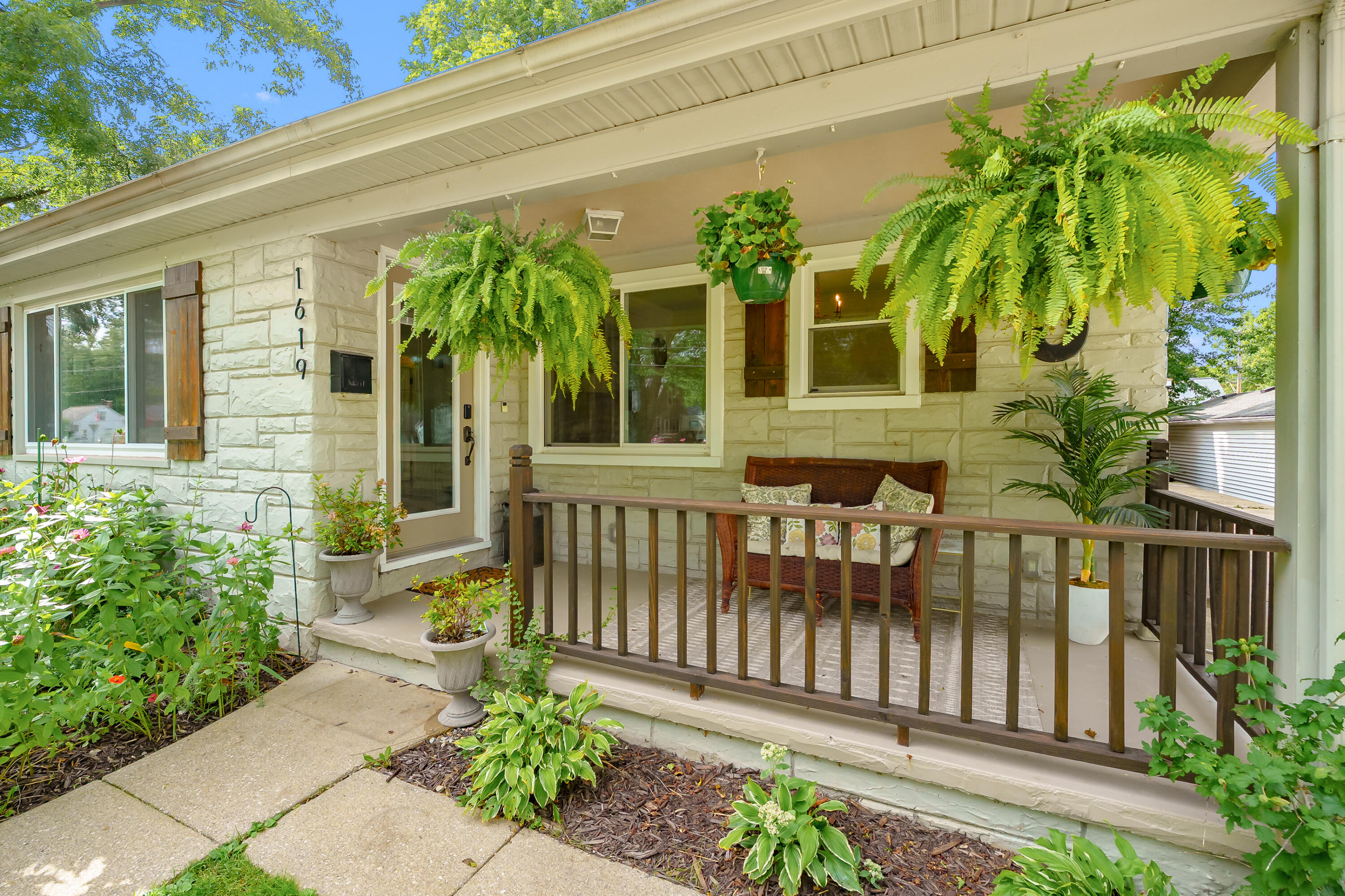 1619 Upland Drive Kalamazoo MI 49048