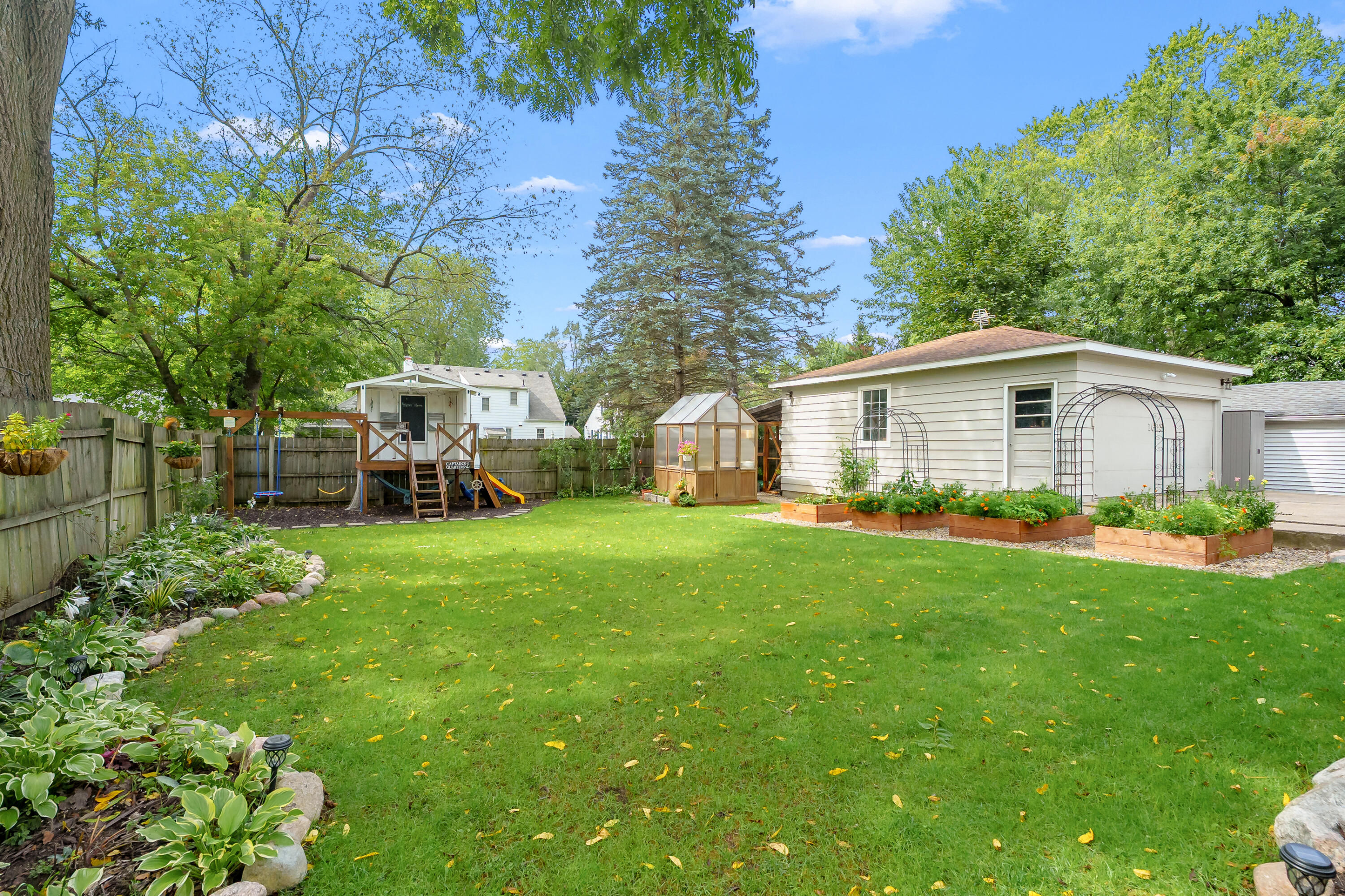 1619 Upland Drive Kalamazoo MI 49048