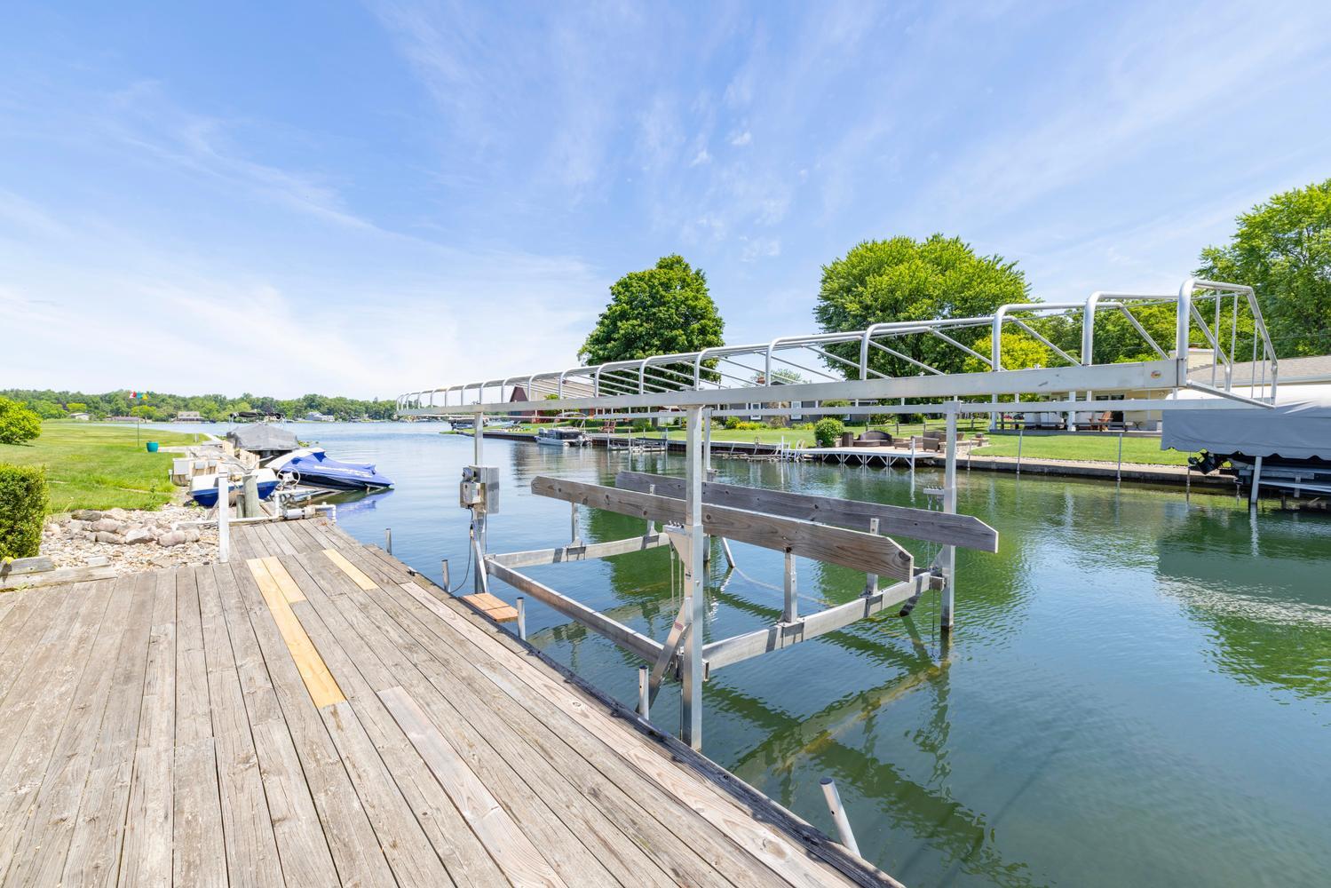 68911 Island Drive Edwardsburg MI 49112