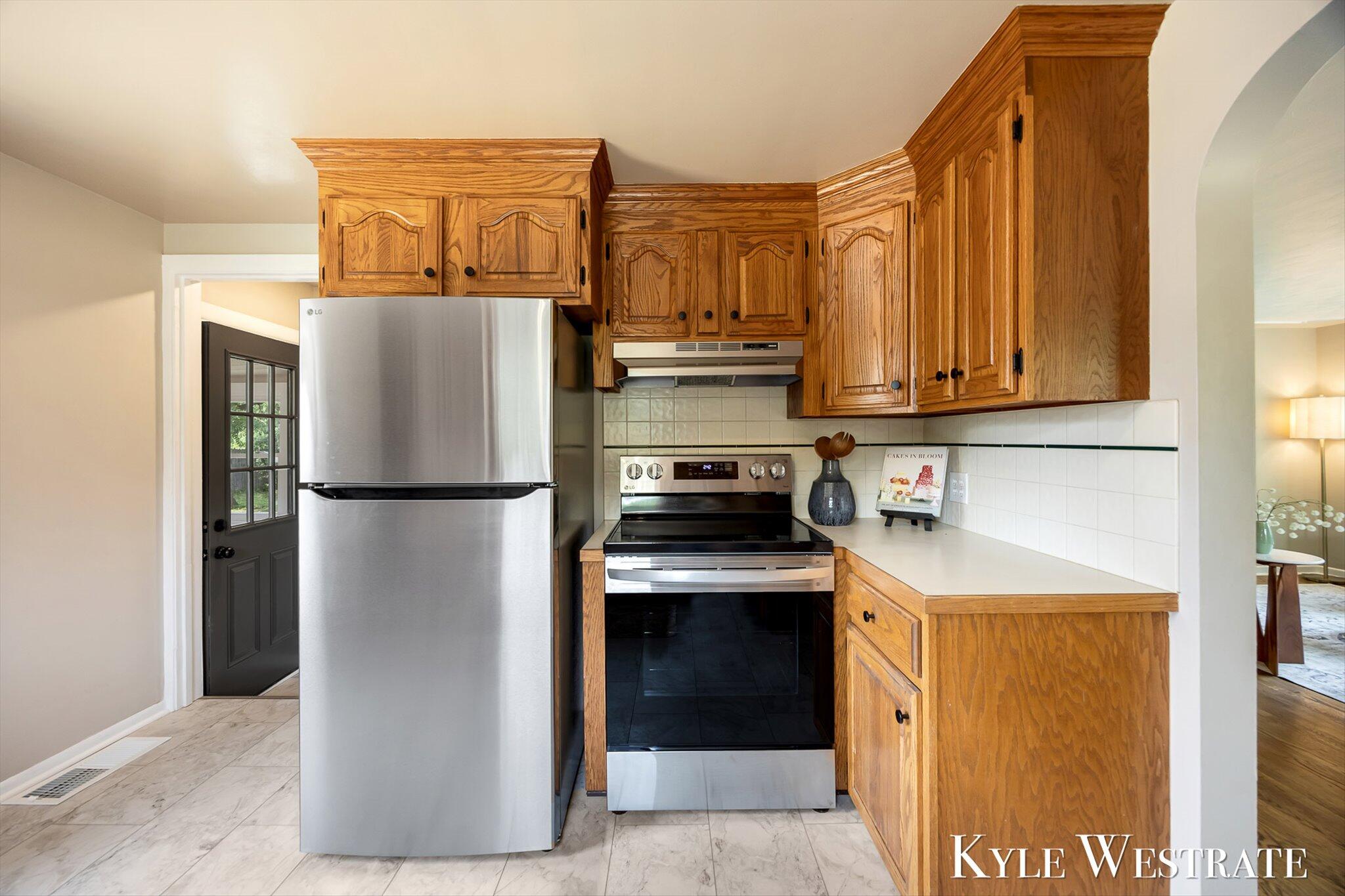 4205 Hillsdale Avenue NE Grand Rapids MI 49525