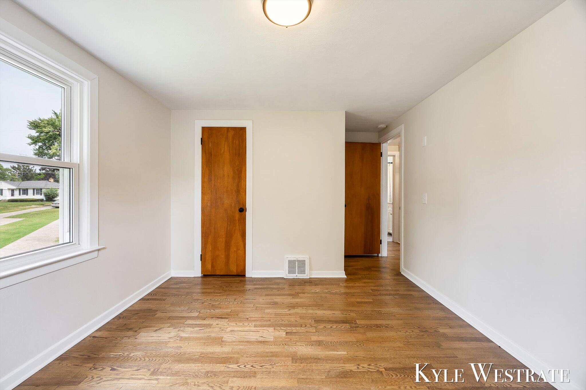 4205 Hillsdale Avenue NE Grand Rapids MI 49525