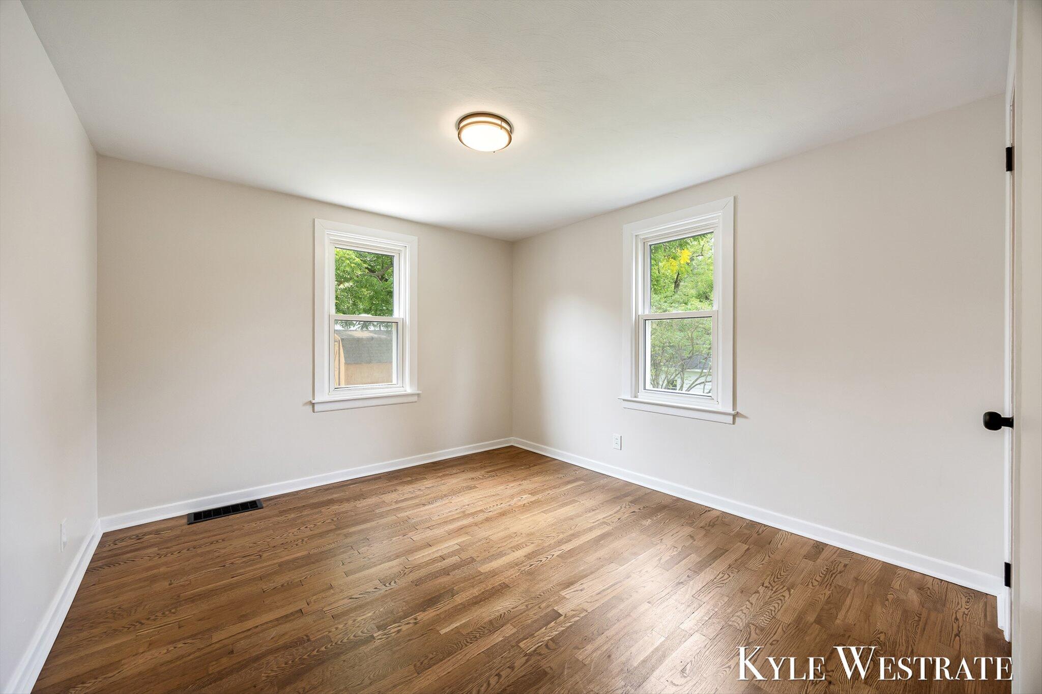 4205 Hillsdale Avenue NE Grand Rapids MI 49525