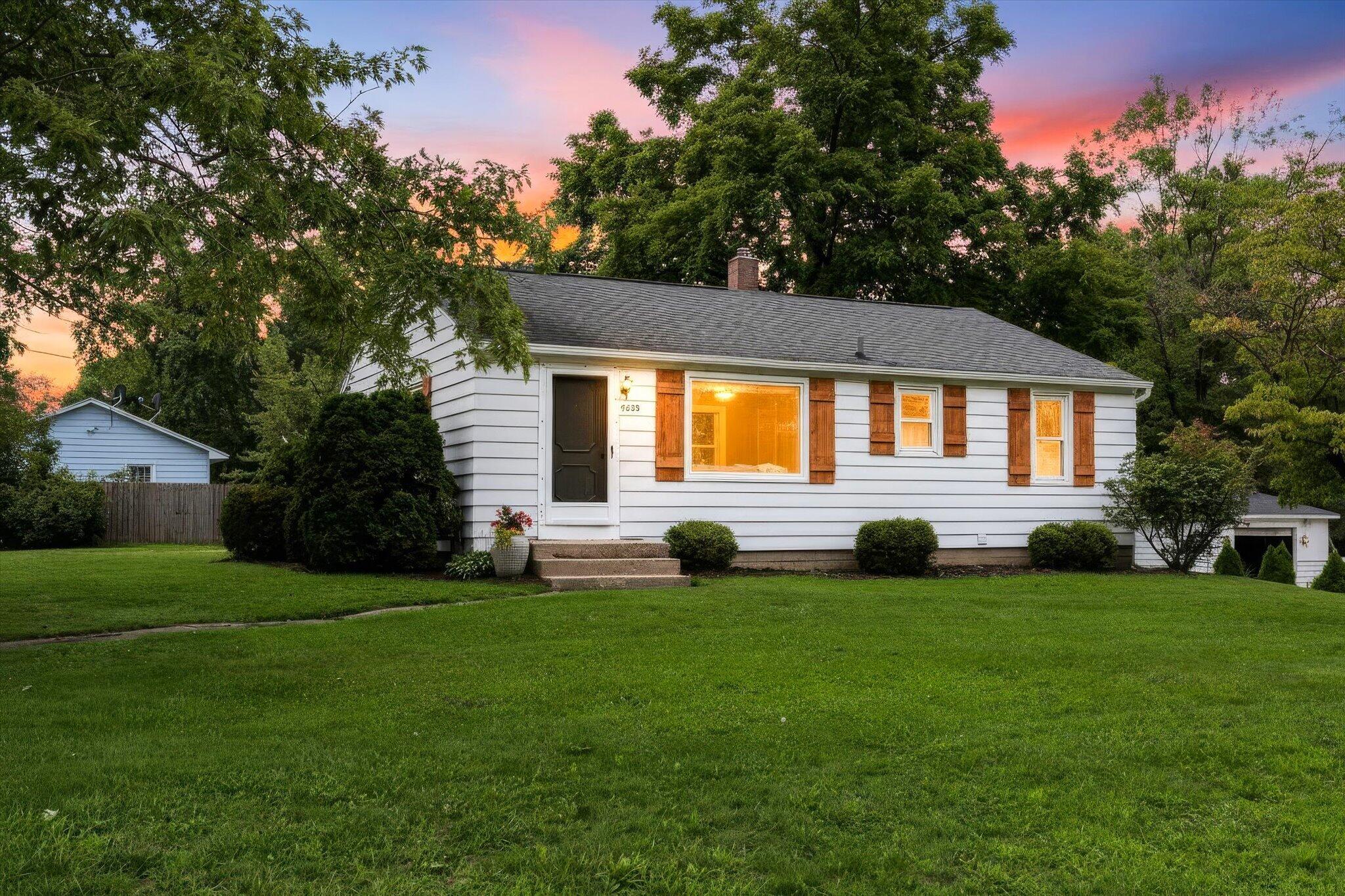 4205 Hillsdale Avenue NE Grand Rapids MI 49525