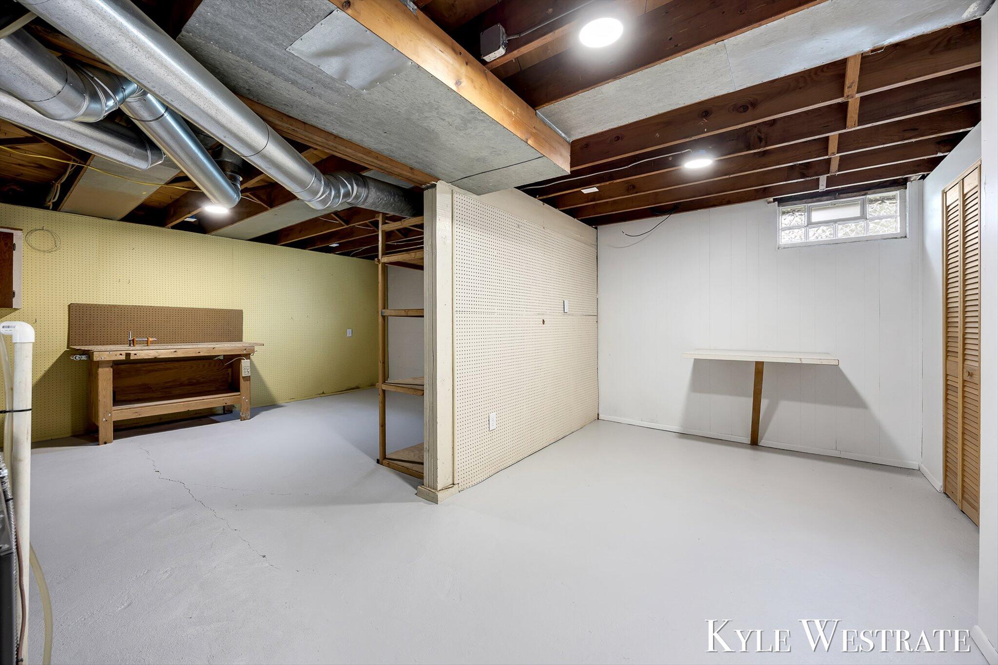 4205 Hillsdale Avenue NE Grand Rapids MI 49525