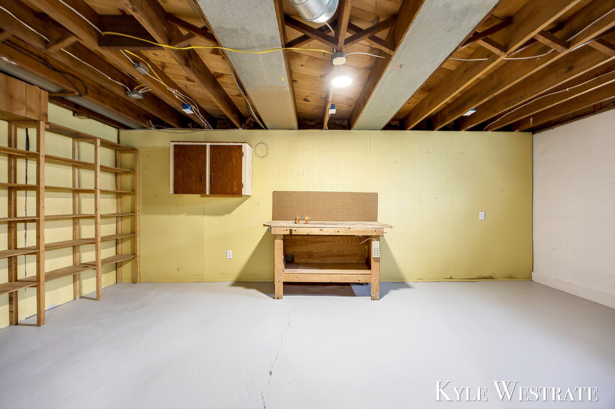 4205 Hillsdale Avenue NE Grand Rapids MI 49525