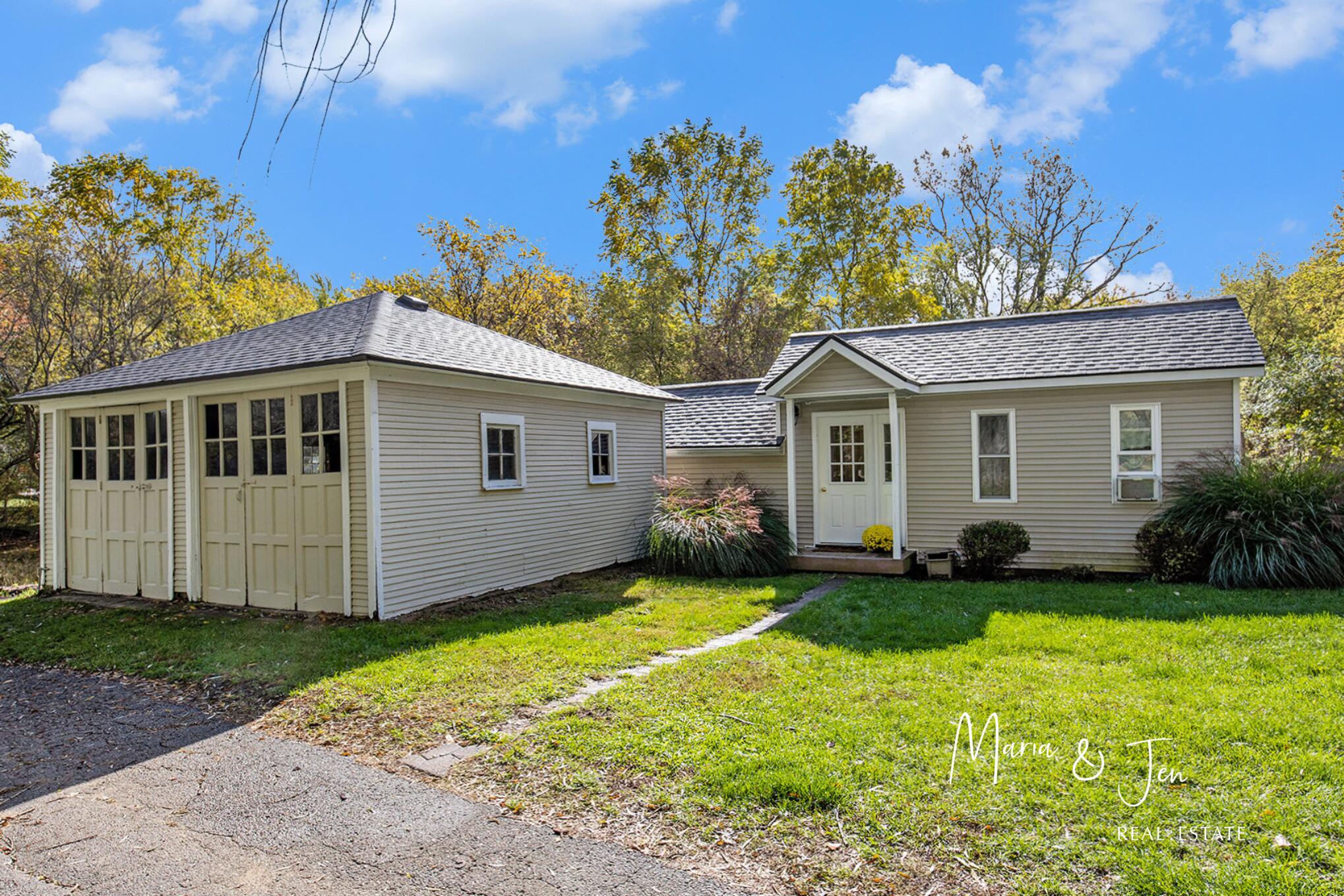 3120 Richmond Street NW Grand Rapids MI 49534