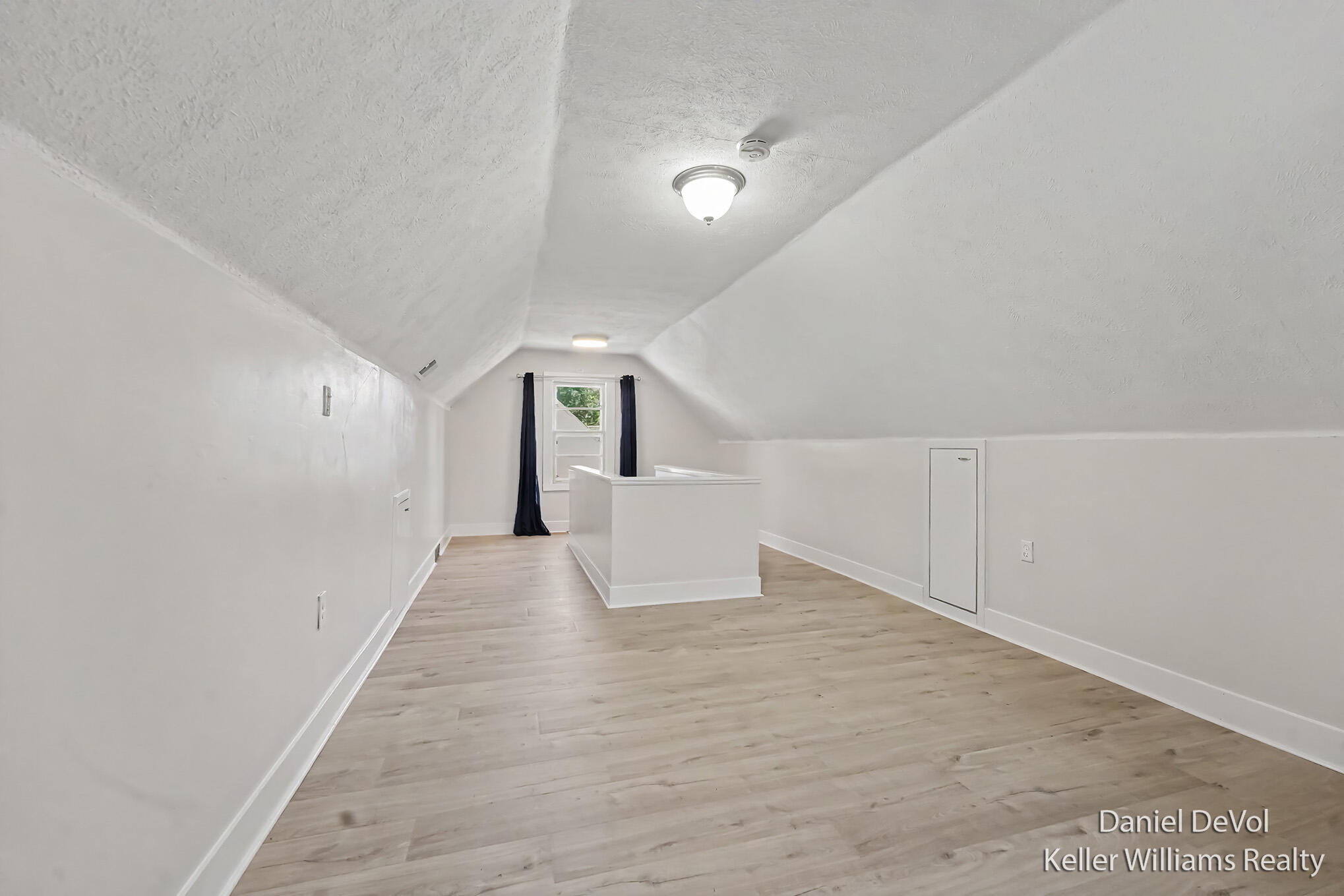 1243 NE Northlawn Street NE Grand Rapids MI 49505