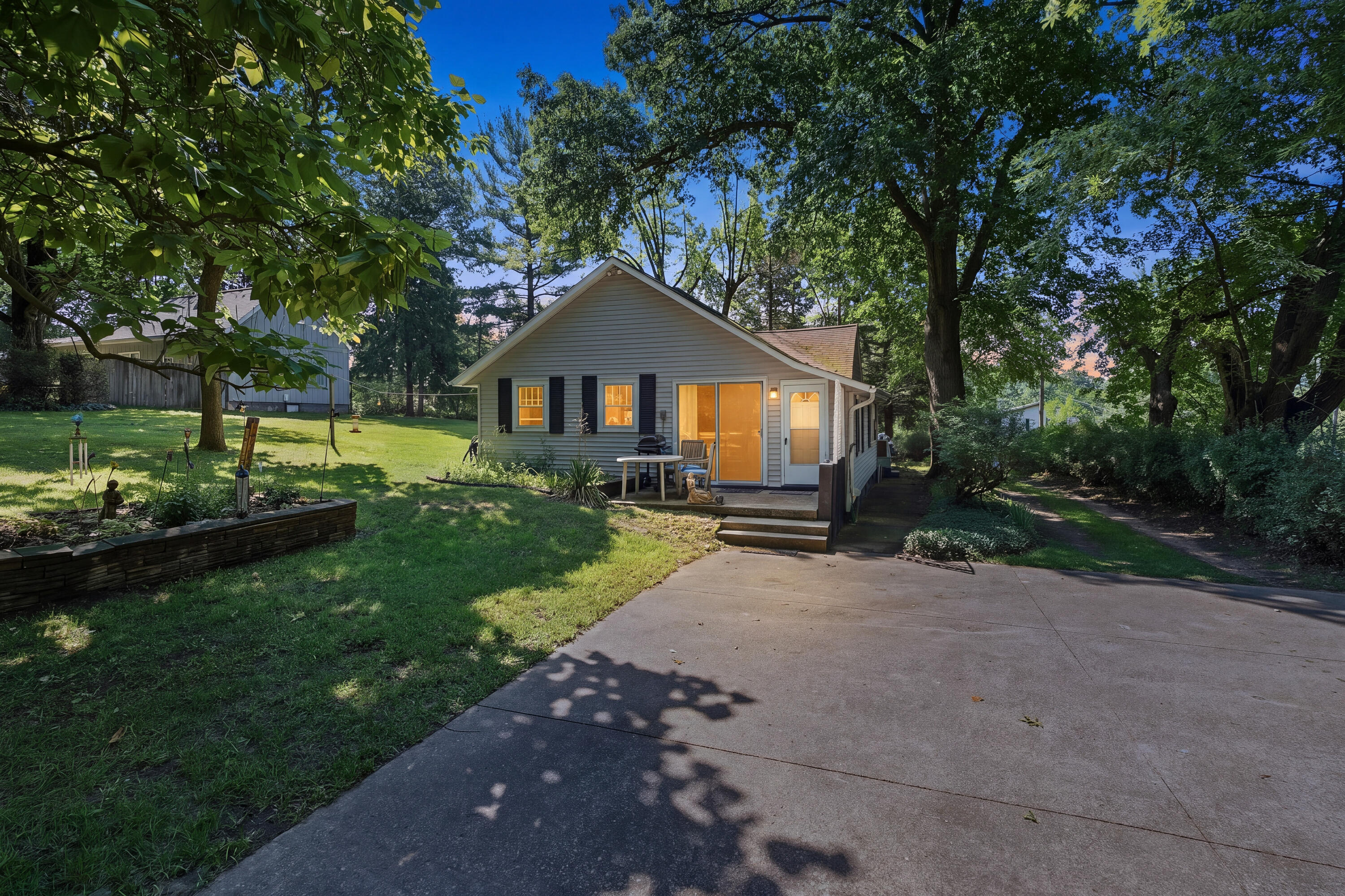 2991 W Marquette Woods Road Stevensville MI 49127